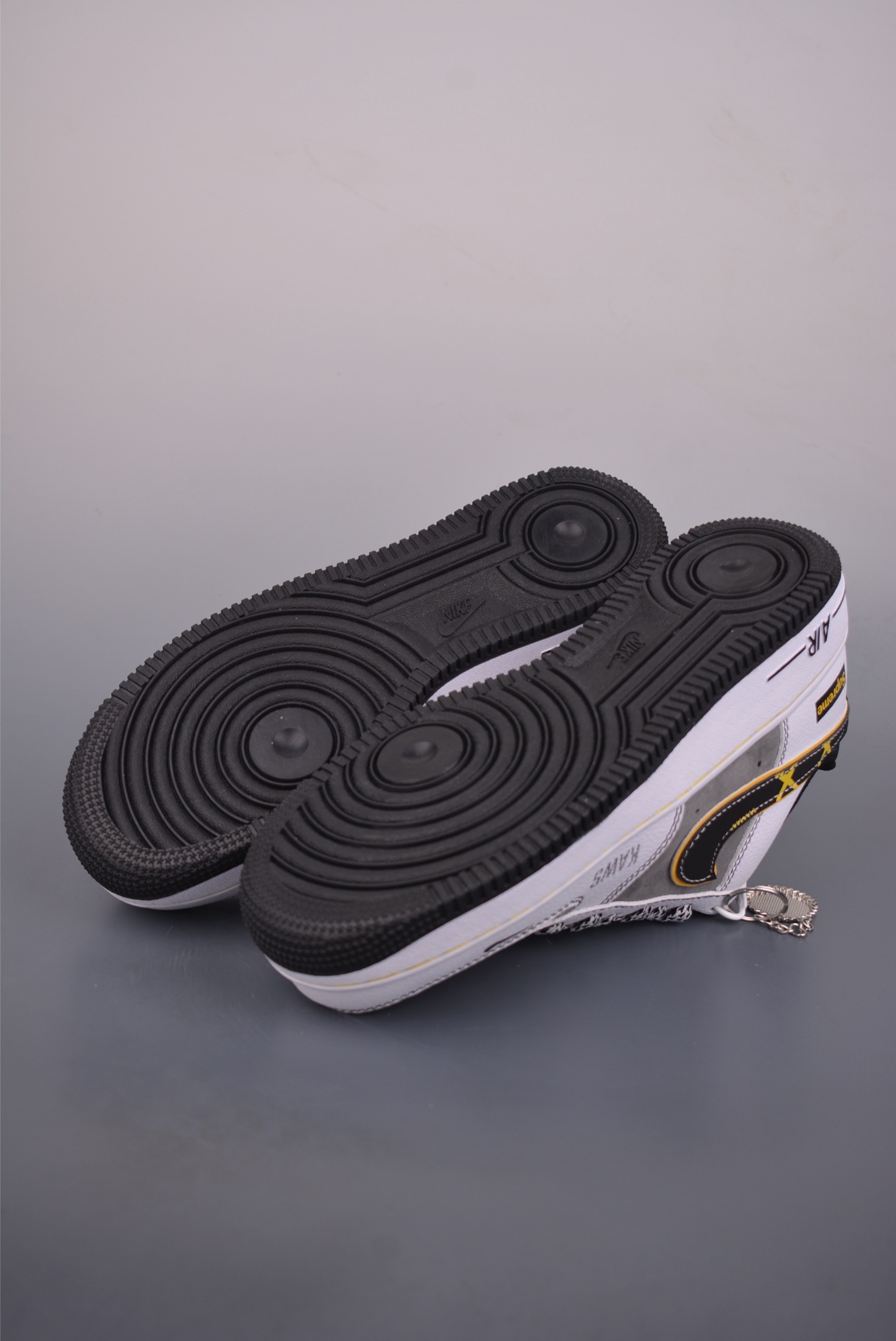 Air Force 1 Low Supreme联名 XZ6188-259 Air Force 1 Low Supreme联名 XZ6188-259