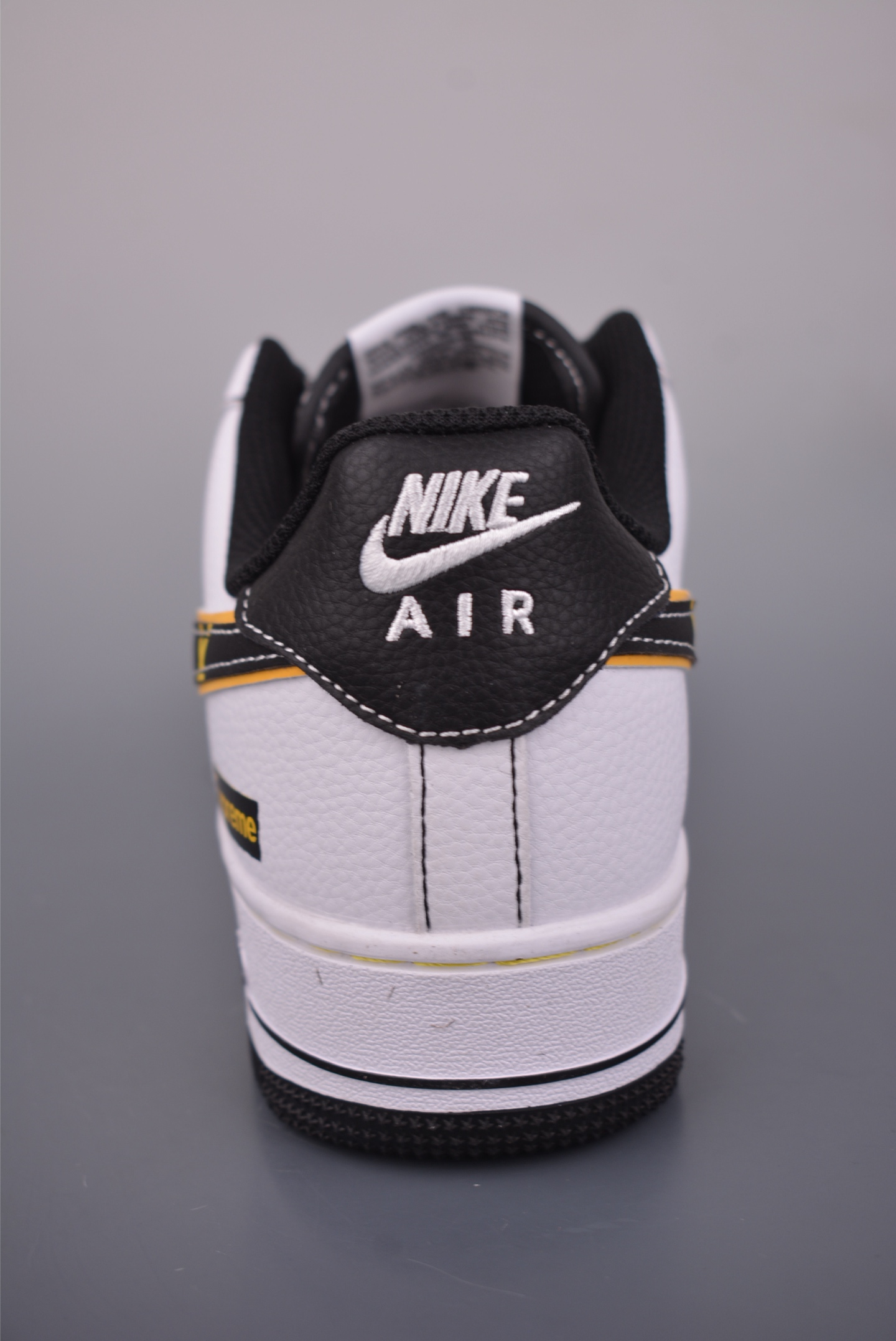 Air Force 1 Low Supreme联名 XZ6188-259 Air Force 1 Low Supreme联名 XZ6188-259