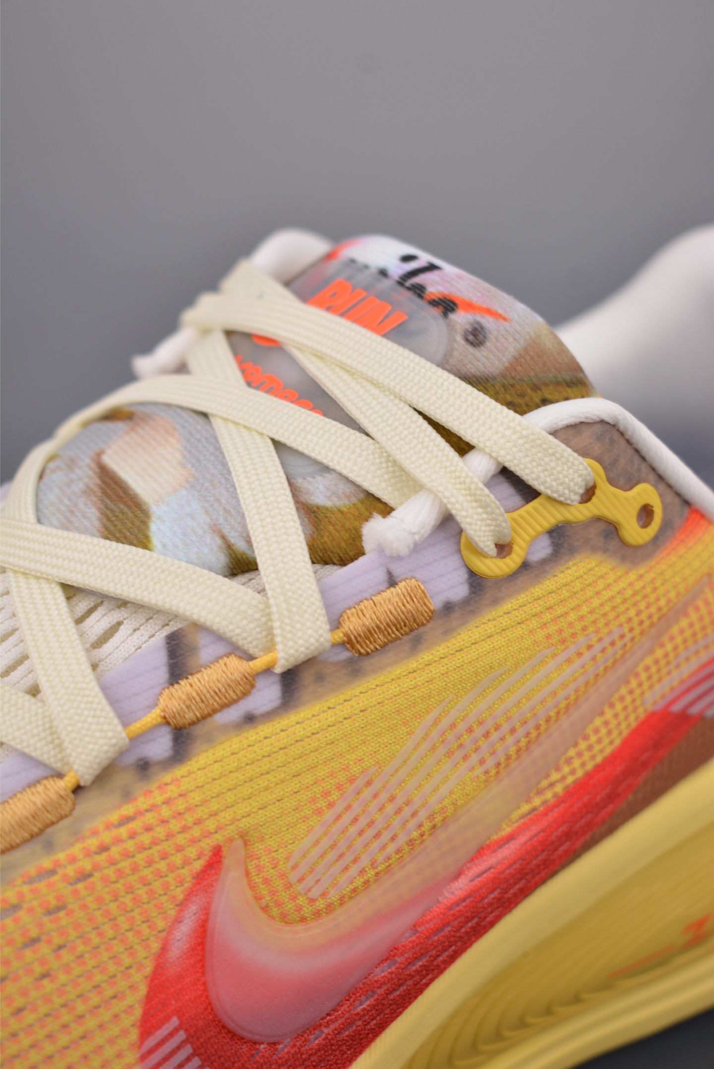 Nike Air Zoom Vomero PLUS 全新科技提前原鞋开发 运动跑鞋 IH3576-999 Nike Air Zoom Vomero PLUS 全新科技提前原鞋开发 运动跑鞋 IH3576-999