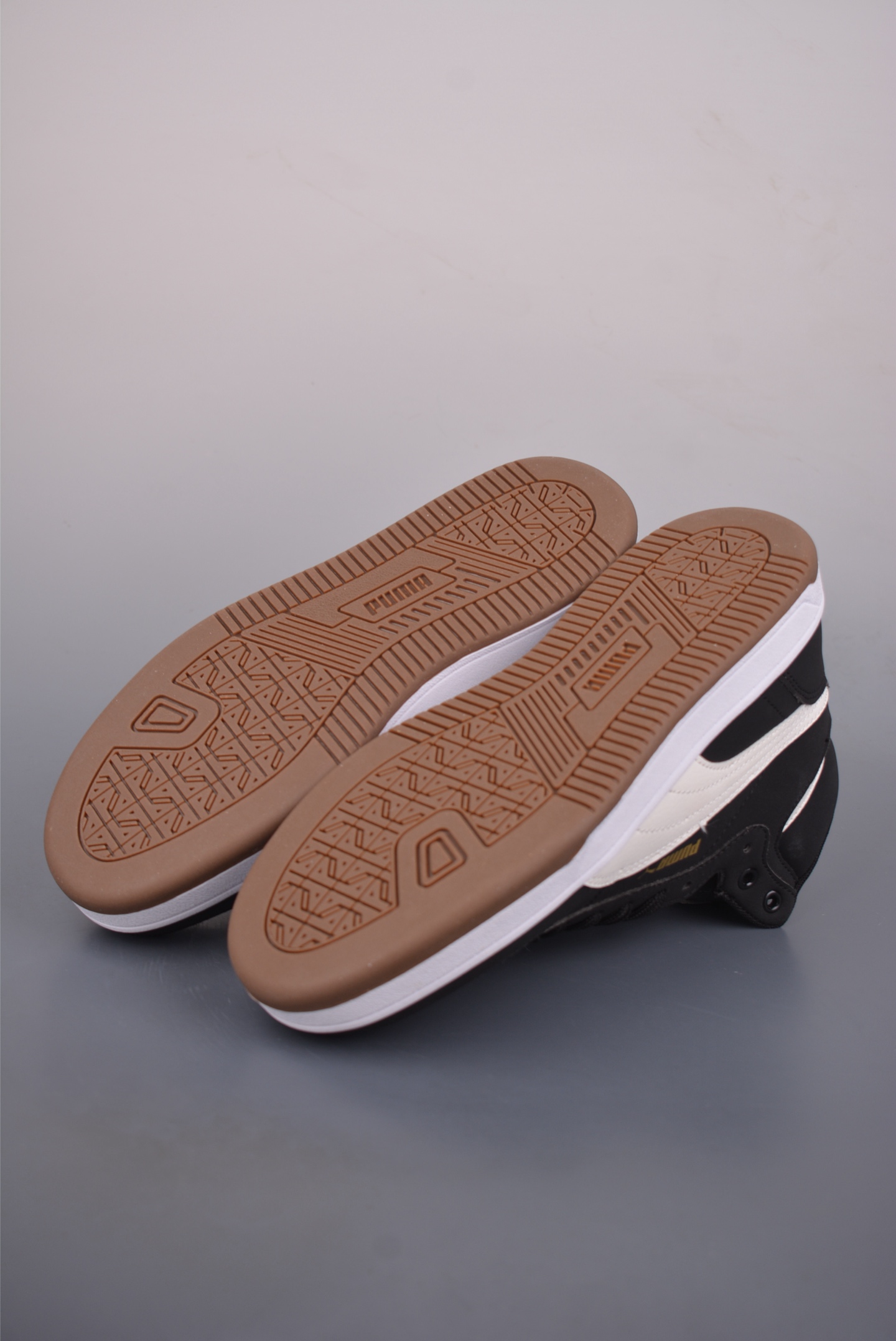 Puma Caven 2.0 Retro Club 彪马 中邦防滑耐磨低帮德训板鞋 394666-012