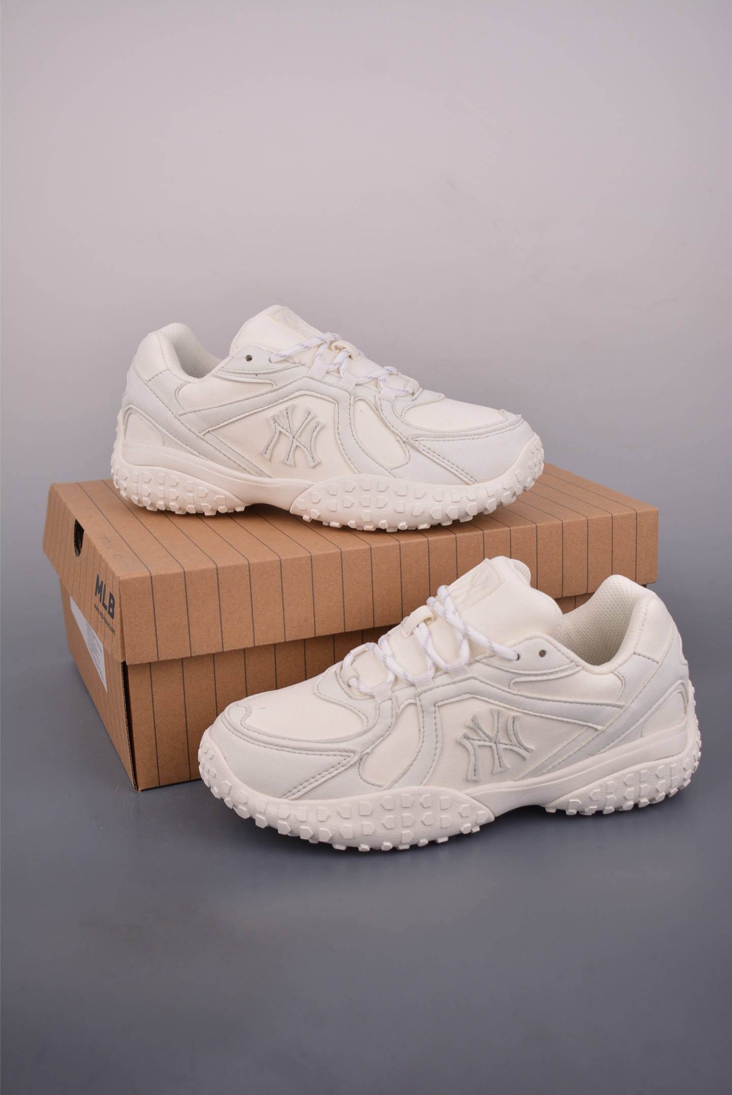 MLB TROPHY VINTAGE SD 纽约洋基队 潮流时尚厚底运动鞋 3ASXT051N MLB TROPHY VINTAGE SD 纽约洋基队 潮流时尚厚底运动鞋 3ASXT051N
