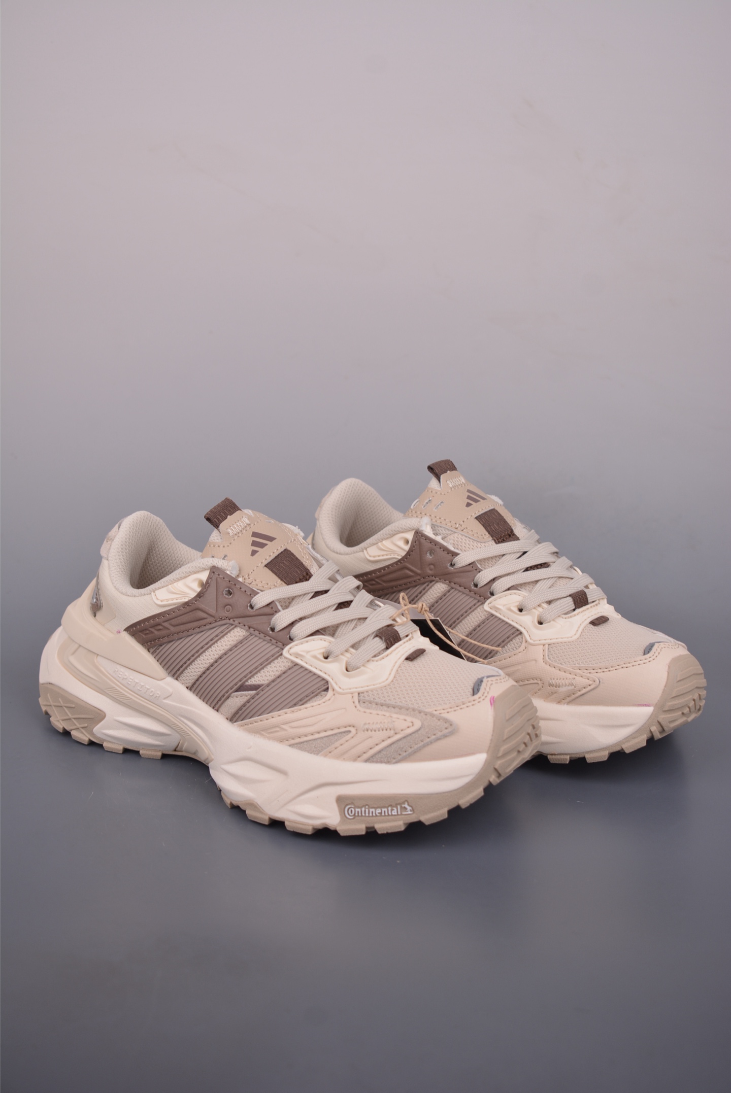 💰170 
Adidas XLG Storm Edge 
阿迪复古透气休闲运动鞋
官方货号:  KK100033226
尺码：35 36 36.5 37 38 38.5 39 40 40.5 41 42 42.5 43 44 44.5 45