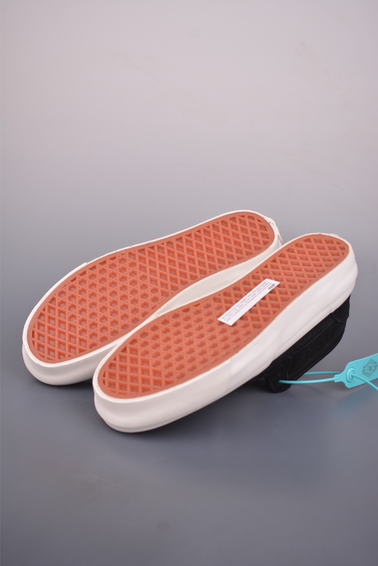 JJJJound x OTW by Vans Half Cab 最新联名 美式复古休闲滑板鞋 VN000S86BLA