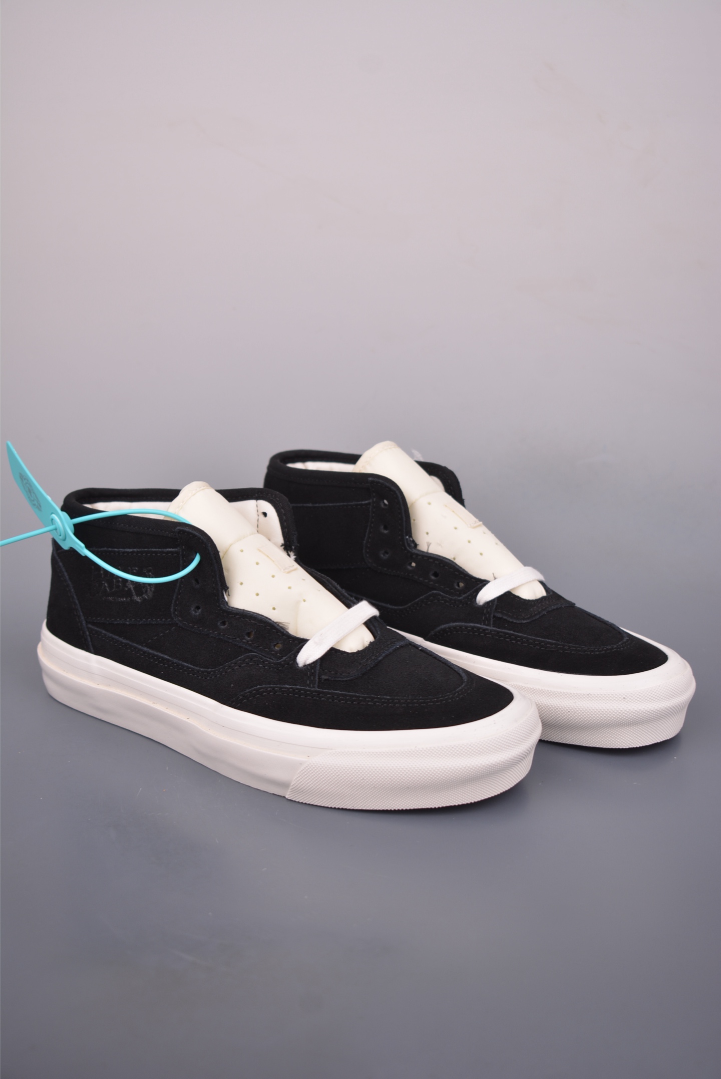 JJJJound x OTW by Vans Half Cab 最新联名 美式复古休闲滑板鞋 VN000S86BLA