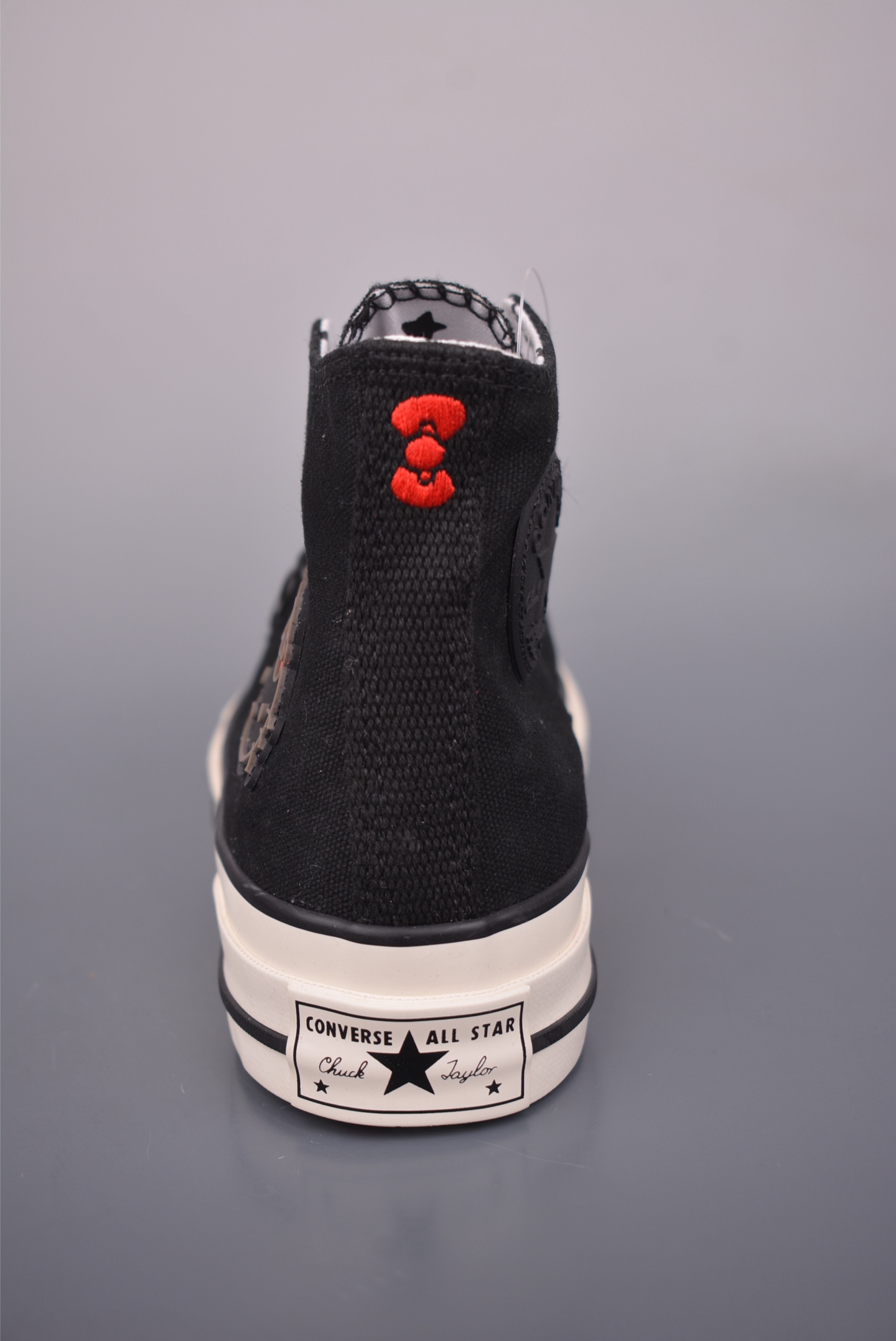 Converse x Hello Kitty 联名款 在经典1970s鞋型上采用红 163902C