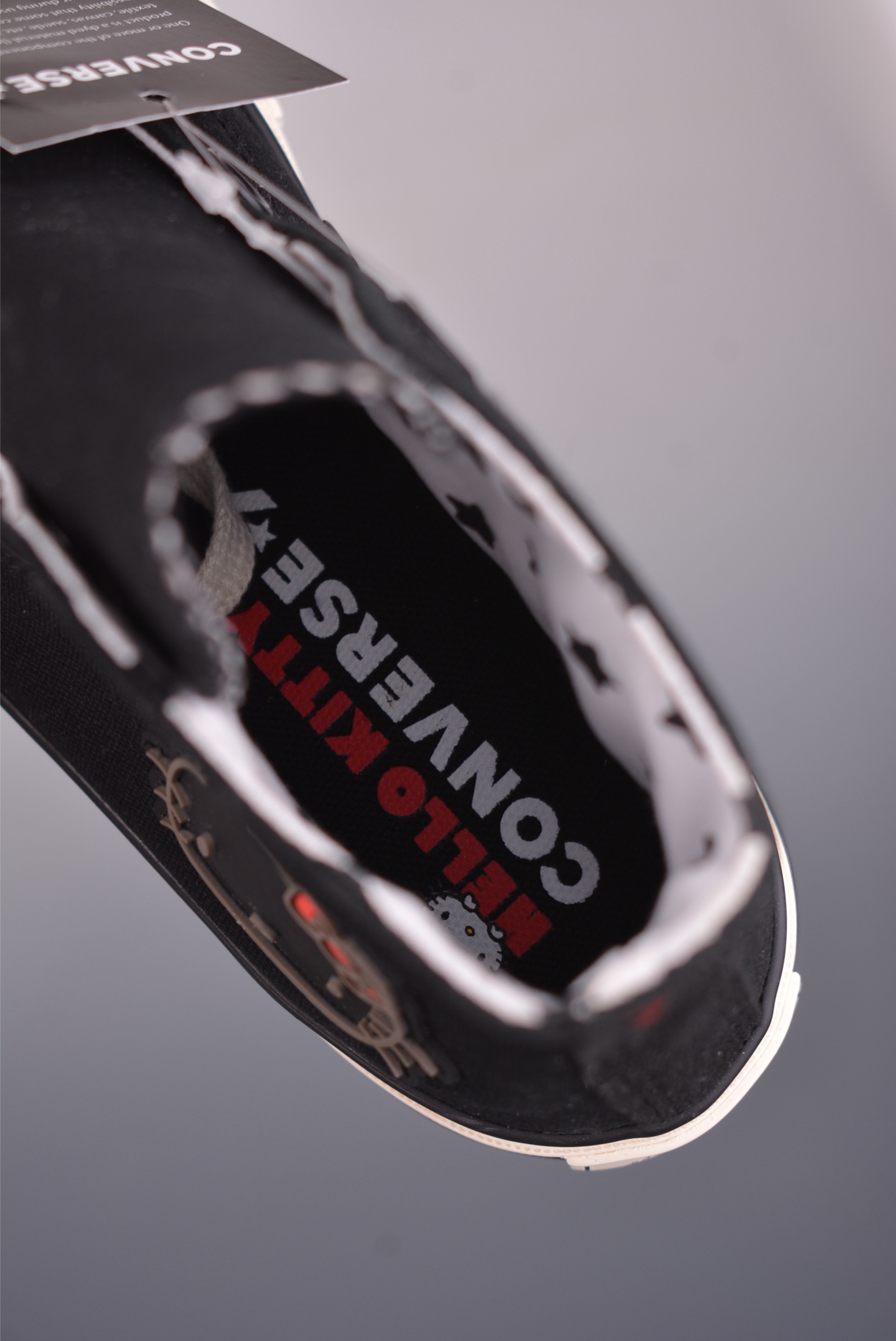 Converse x Hello Kitty 联名款 在经典1970s鞋型上采用红 163902C