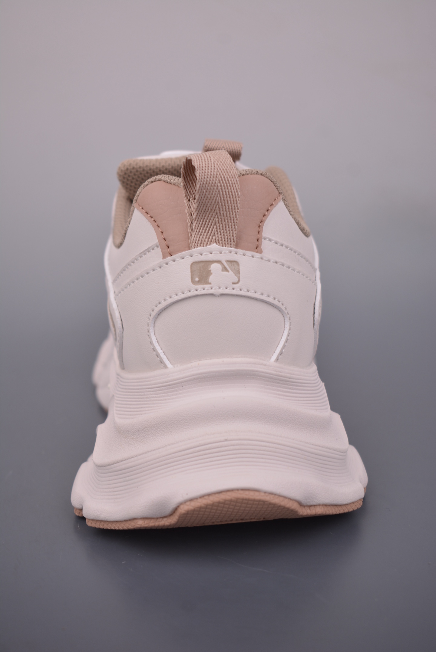 MLB CHAMP CHUNKY VINTAGE NB 纽约洋基队 潮流时尚厚底运动鞋 3ASHCCO5N-High Quatity Cheap Brand wholesale wholesaler seller Clothes Bags handbags Sneakers Top Fashion Clothing Shoes from China Factory Chinese suppliers best Quality Beautiful Price MLB CHAMP CHUNKY VINTAGE NB 纽约洋基队 潮流时尚厚底运动鞋 3ASHCCO5N