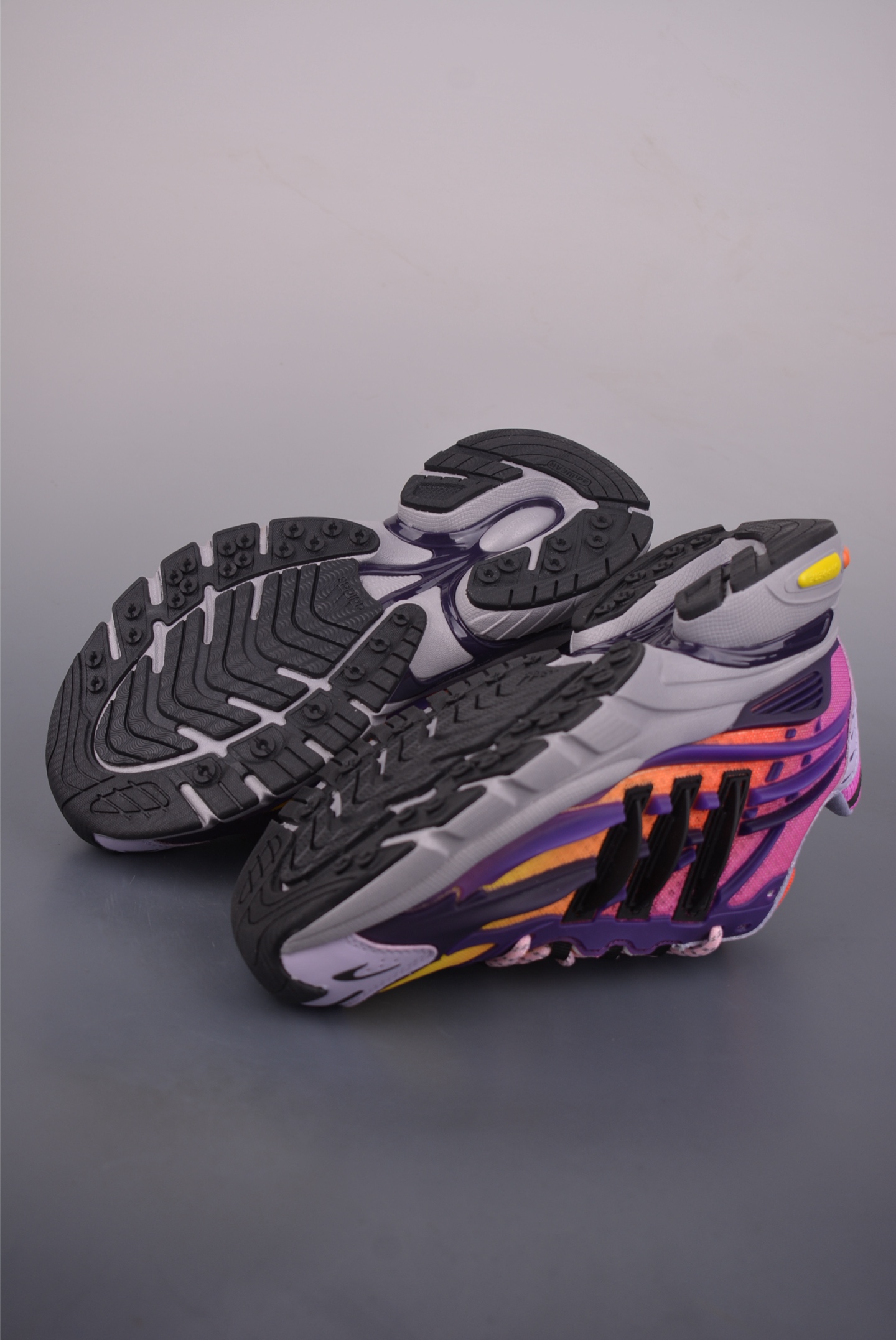 Pharrell x adidAdistar Jellyfish 低帮复古风老爹鞋 JP9275