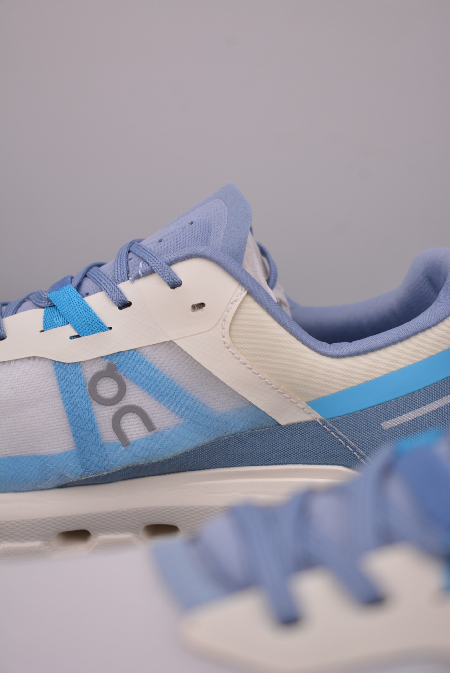 On昂跑 Cloudvista 2 Waterproof 户外街头机能风跑步鞋 3ME3013316815-High Quatity Cheap Brand wholesale wholesaler seller Clothes Bags handbags Sneakers Top Fashion Clothing Shoes from China Factory Chinese suppliers best Quality Beautiful Price On昂跑 Cloudvista 2 Waterproof 户外街头机能风跑步鞋 3ME3013316815