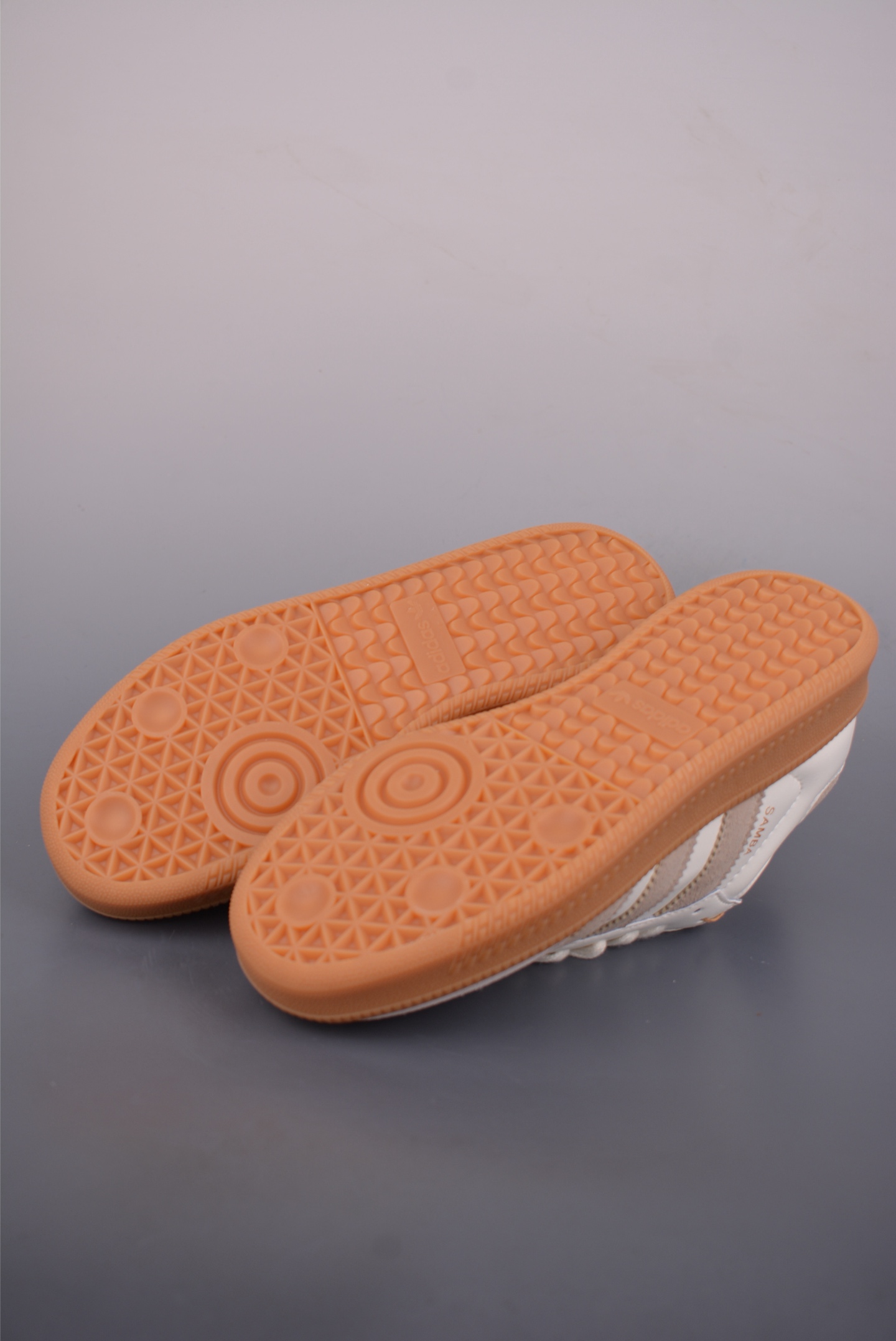 adidoriginals Samba XLG XSYM 联名 J10473-High Quatity Cheap Brand wholesale wholesaler seller Clothes Bags handbags Sneakers Top Fashion Clothing Shoes from China Factory Chinese suppliers best Quality Beautiful Price adidoriginals Samba XLG XSYM 联名 J10473