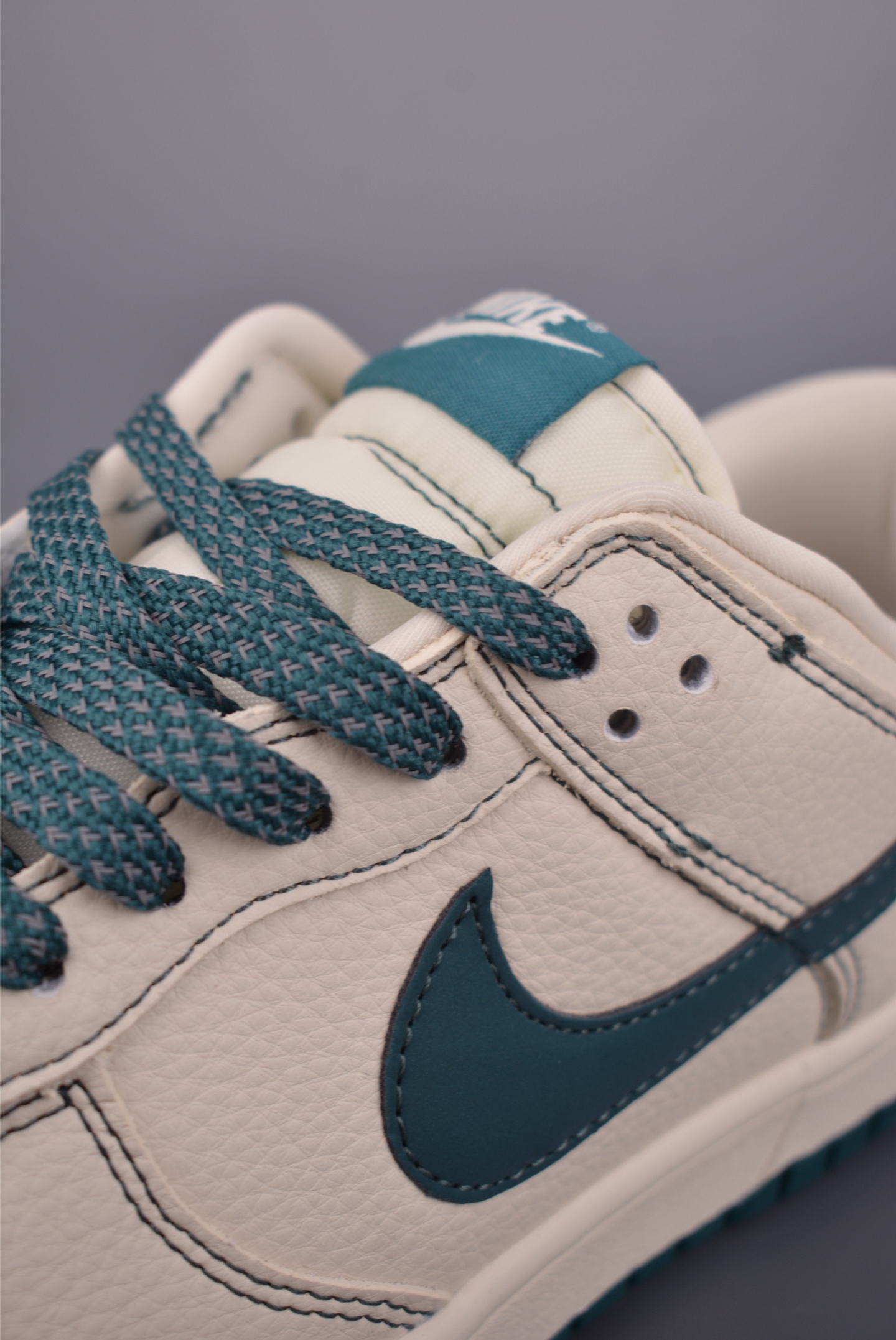 Nike SB Dunk Low Supremex Gucci联名 DJ1988-003 Nike SB Dunk Low Supremex Gucci联名 DJ1988-003