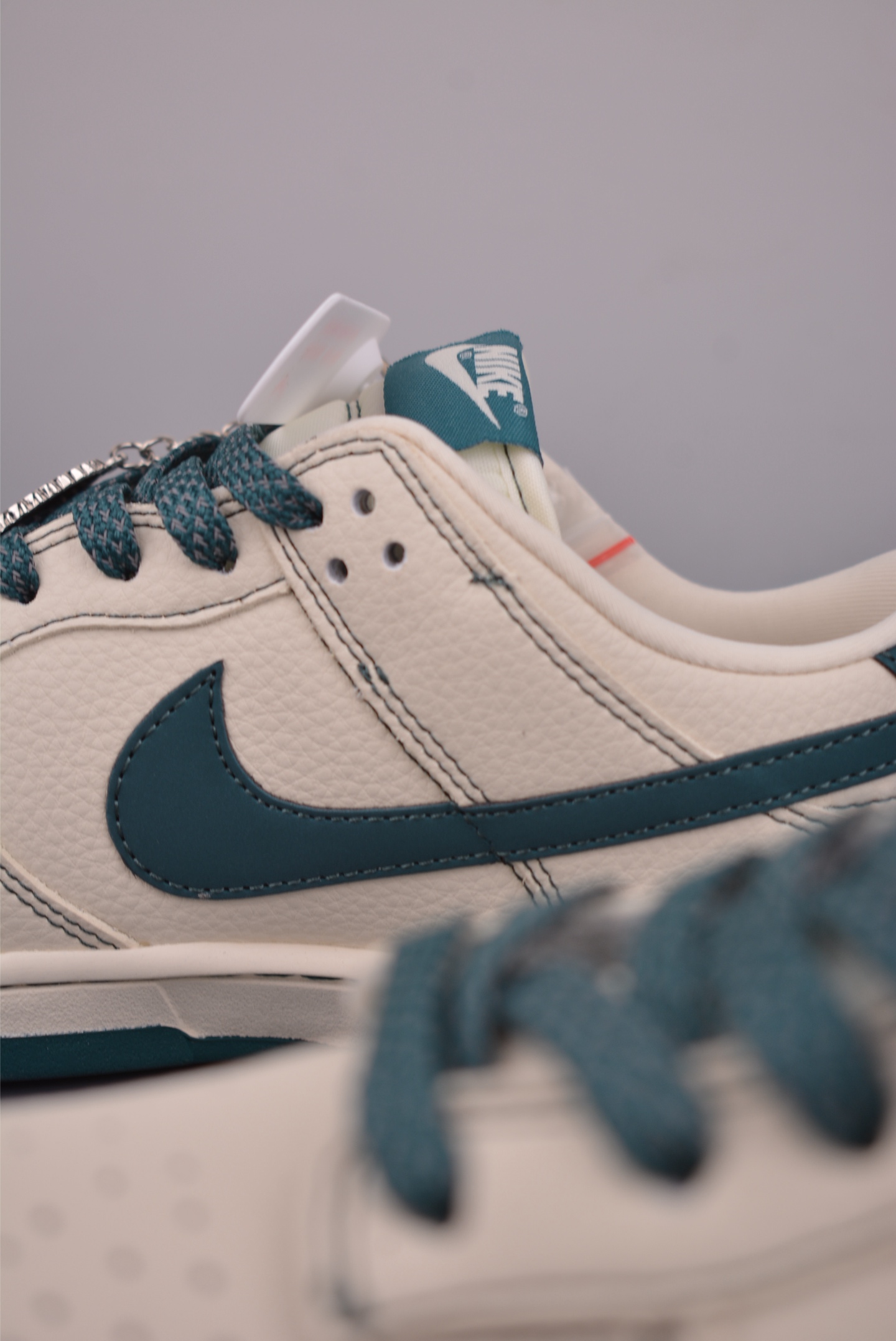 Nike SB Dunk Low Supremex Gucci联名 DJ1988-003 Nike SB Dunk Low Supremex Gucci联名 DJ1988-003