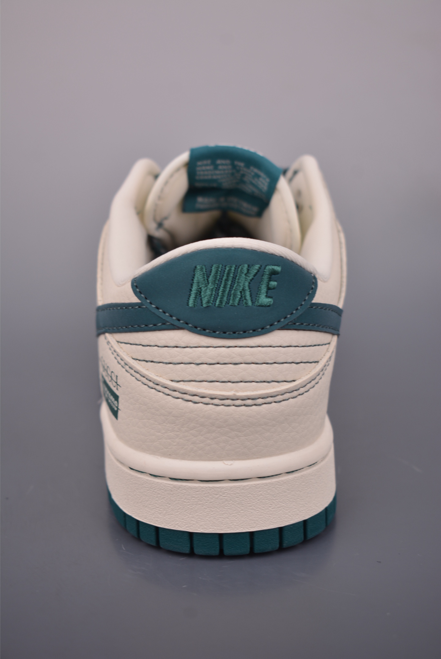 Nike SB Dunk Low Supremex Gucci联名 DJ1988-003 Nike SB Dunk Low Supremex Gucci联名 DJ1988-003