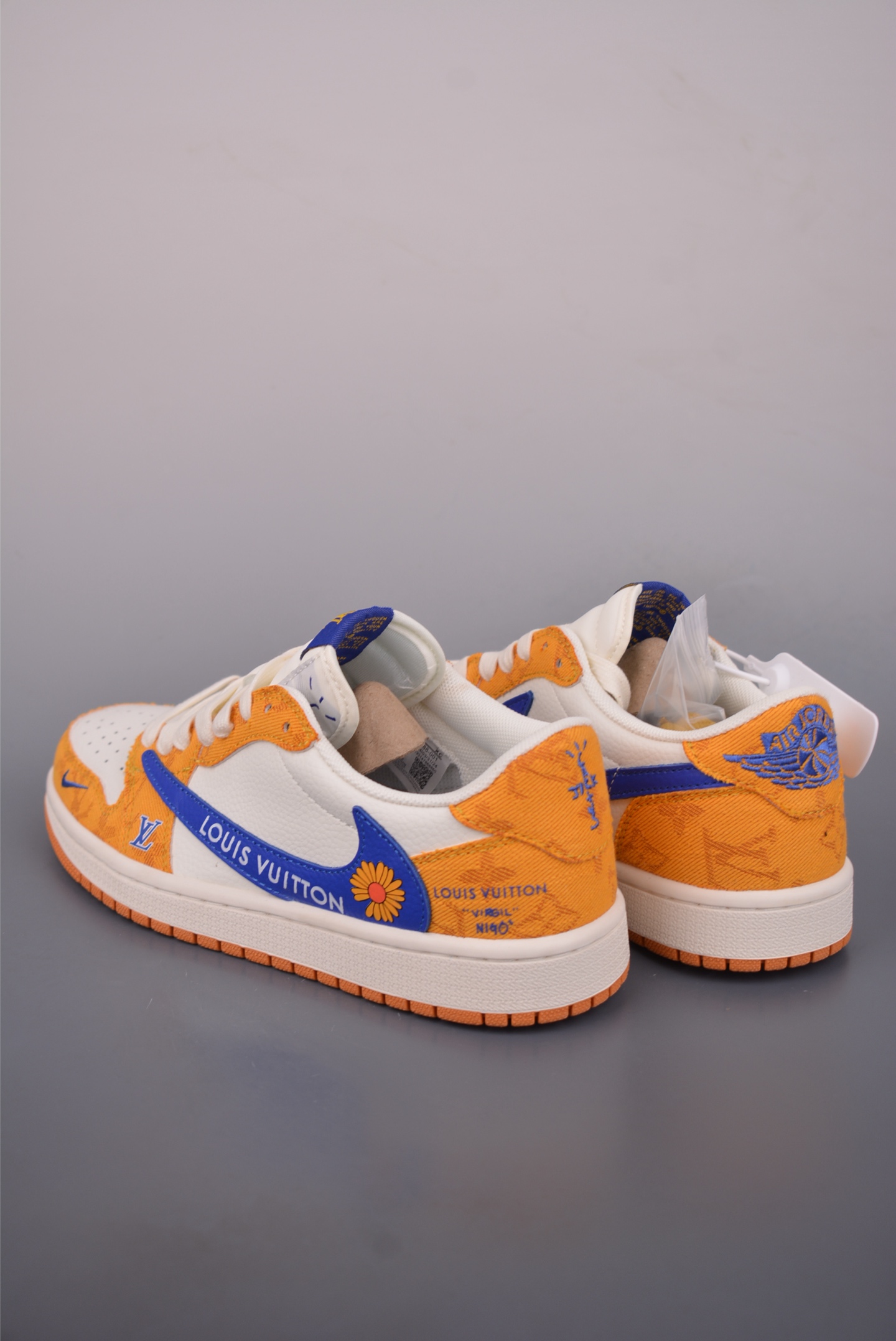 Fragment x Travis Scott x LV Air Jordan 1 Low 三方联名倒钩 DZ2688-001-High Quatity Cheap Brand wholesale wholesaler seller Clothes Bags handbags Sneakers Top Fashion Clothing Shoes from China Factory Chinese suppliers best Quality Beautiful Price Fragment x Travis Scott x LV Air Jordan 1 Low 三方联名倒钩 DZ2688-001