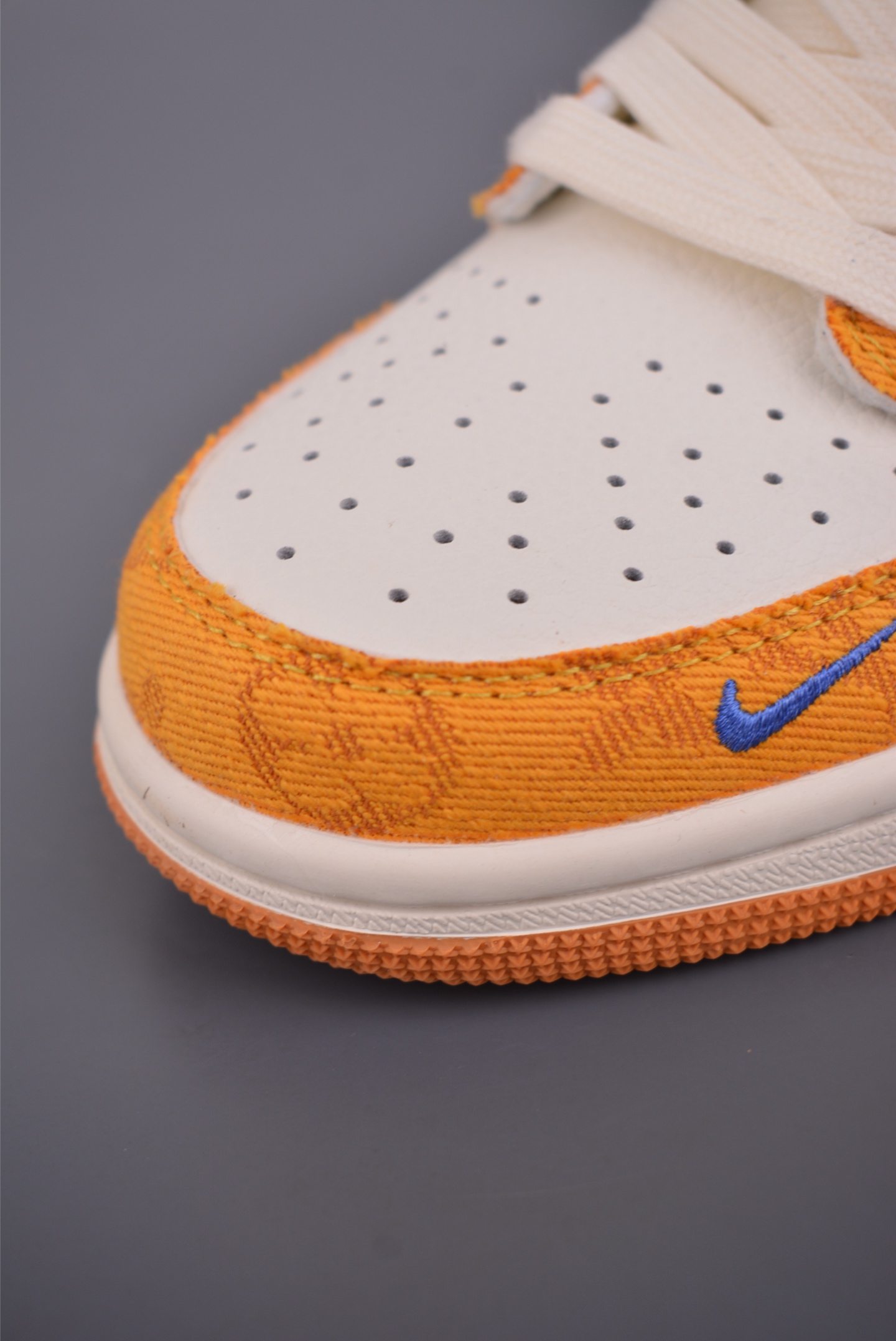 Fragment x Travis Scott x LV Air Jordan 1 Low 三方联名倒钩 DZ2688-001-High Quatity Cheap Brand wholesale wholesaler seller Clothes Bags handbags Sneakers Top Fashion Clothing Shoes from China Factory Chinese suppliers best Quality Beautiful Price Fragment x Travis Scott x LV Air Jordan 1 Low 三方联名倒钩 DZ2688-001