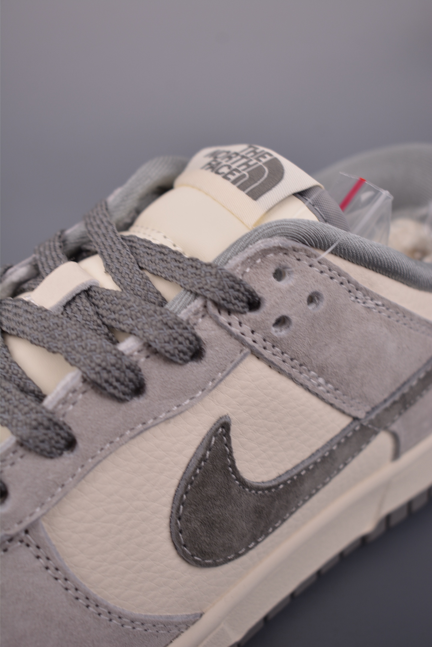 Nike SB Dunk Low 北面联名 DN3168-008 Nike SB Dunk Low 北面联名 DN3168-008