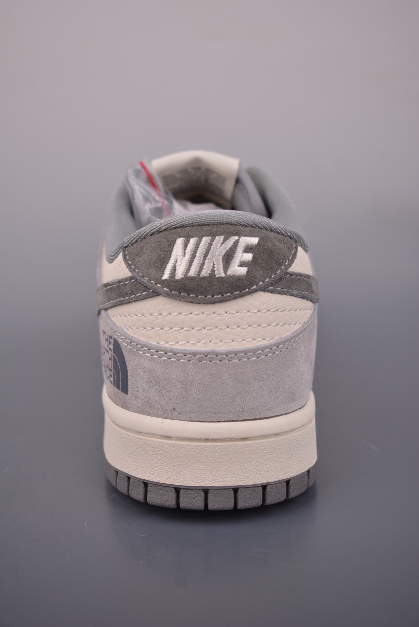 Nike SB Dunk Low 北面联名 DN3168-008 Nike SB Dunk Low 北面联名 DN3168-008