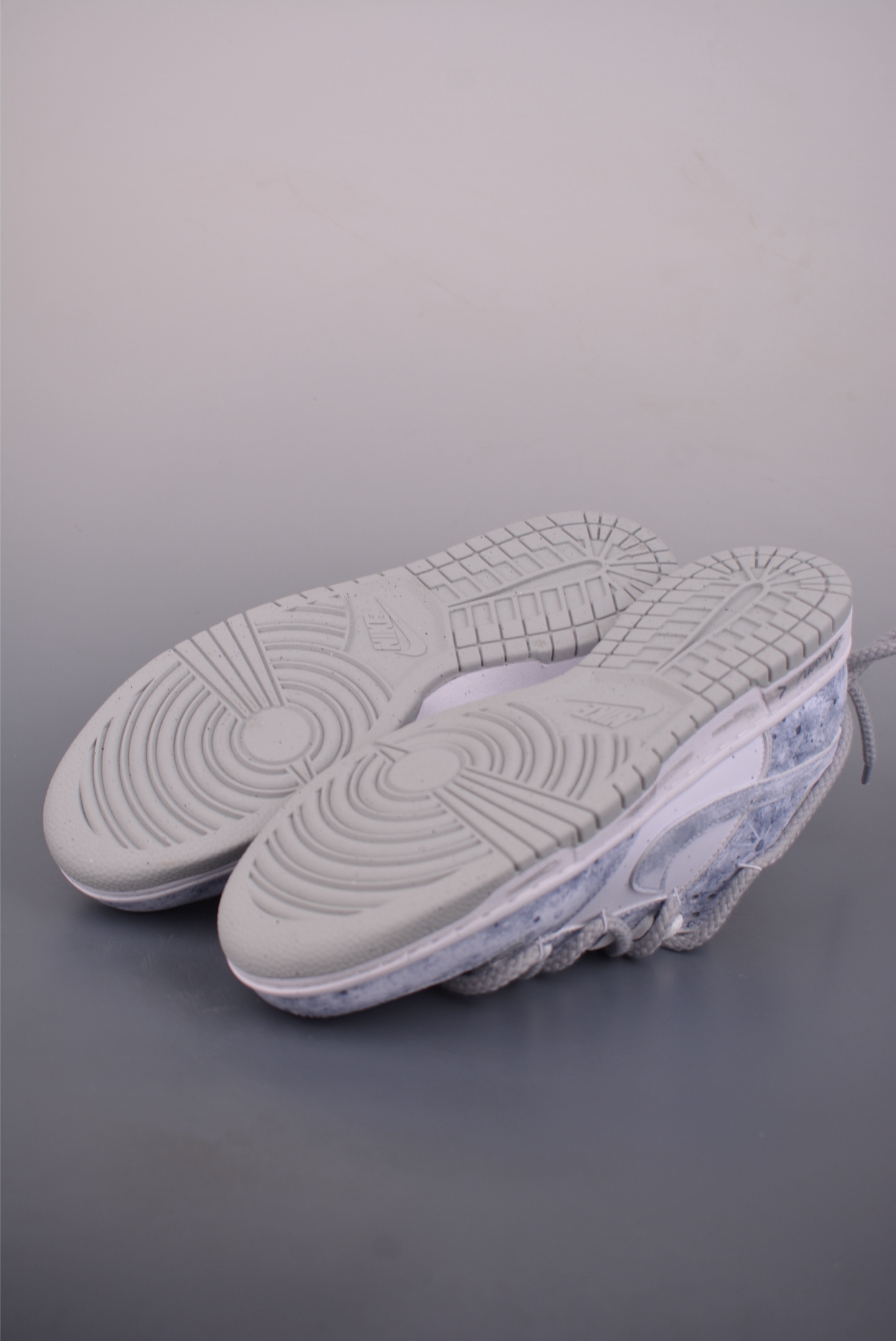 Nike SB Dunk Low 解构绑带 DD1873-113