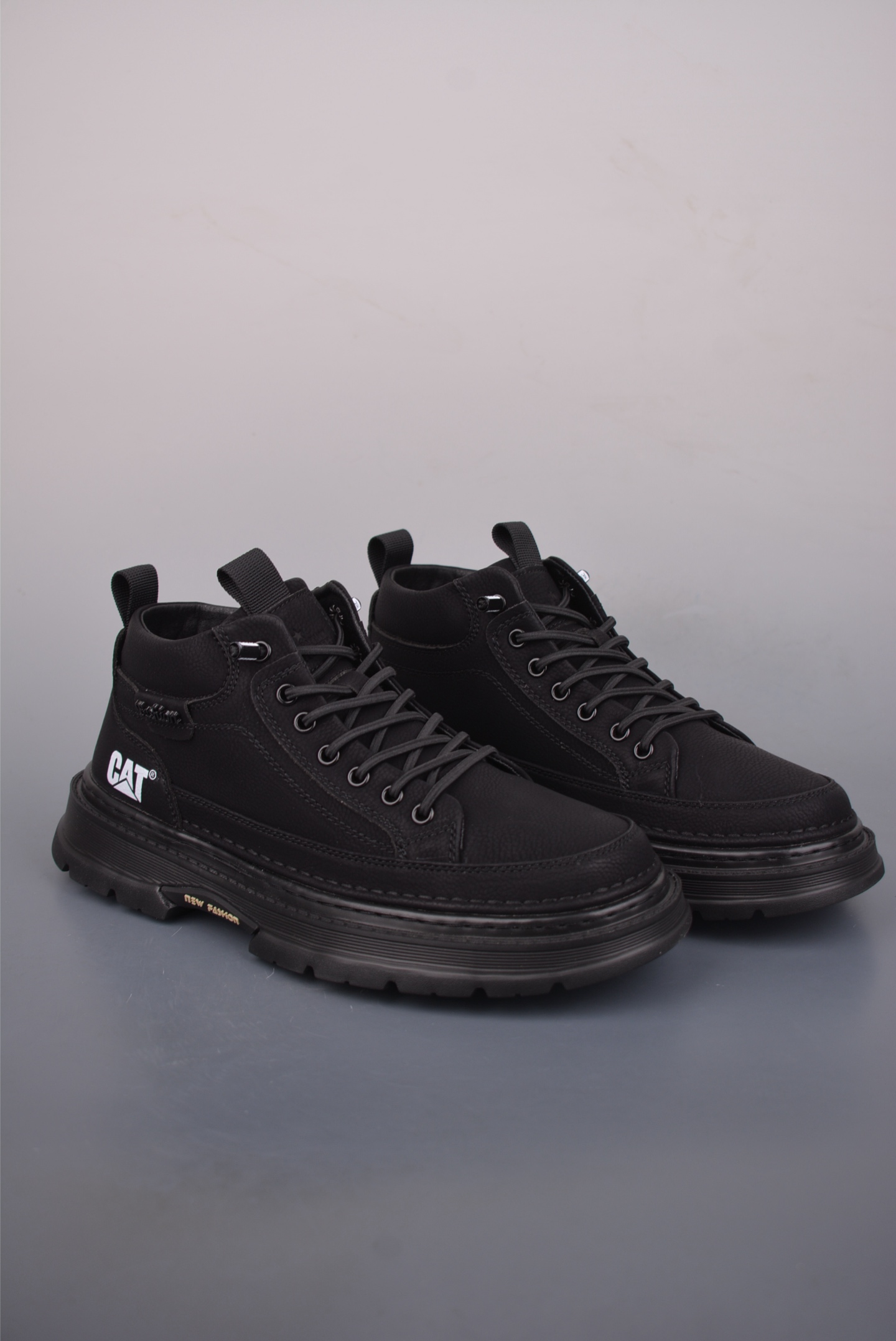 💰220 
CAT卡特 户外夏季透气 休闲系列          
广东大厂品质 全新工艺升级 
侧拉链 全鞋真牛皮材料 
大底到五金都是代工厂原材料制作 
同原版固特异永不开胶工艺 
好货不杀猪 首单质量严格把控 
全网独家首发 品质毋庸置疑 
全套官网统一包装 今年冬季防寒户外专用 
日常随意搭配 
官方货号: PWC441003213
尺码: 39 40 41 42 43 44