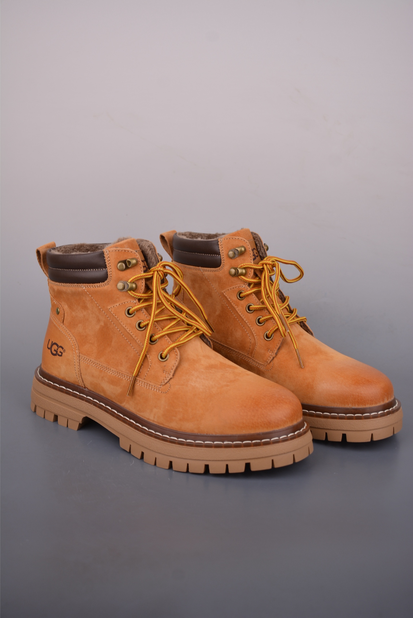 💰280
UGG Tasman Weather Hybrid
塔斯曼混合系列中帮轻量休闲马丁靴
2024秋冬新品 羊羔毛一体内里 保暖锁热
秋冬必备 户外中帮休闲马丁靴雪地靴系列
广东大厂品质 24ss秋冬新款 时尚潮流搭配
面料釆用意大利进口磨砂牛皮 全鞋真牛皮材料
大底到五金都是代工厂原材料制作
好货不杀猪 首单质量严格把控
全套官网统一包装 今年冬季防寒户外专用产品 日常随意搭配 型男必备
官方货号: U58562324
尺码:39 40 41 42 43 44(比运动鞋大一码)