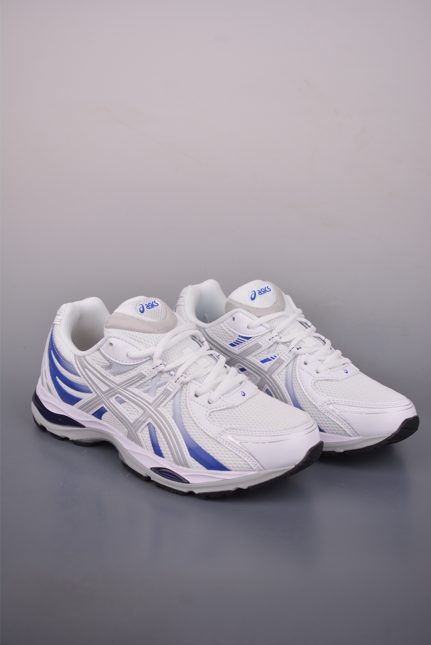 Asics Gel-SEKIRAN 亚瑟士运动休闲透气专业跑鞋 采用工程弹性双层再生针织密度鞋面材质 后跟3D可视GEL缓震乳胶物料 升级FF BLAST PLUS全新缓震中底部位科技材质 外置高耐磨橡胶外底 稳步升级,跑出节奏 官方货号: 1201A711 1002226