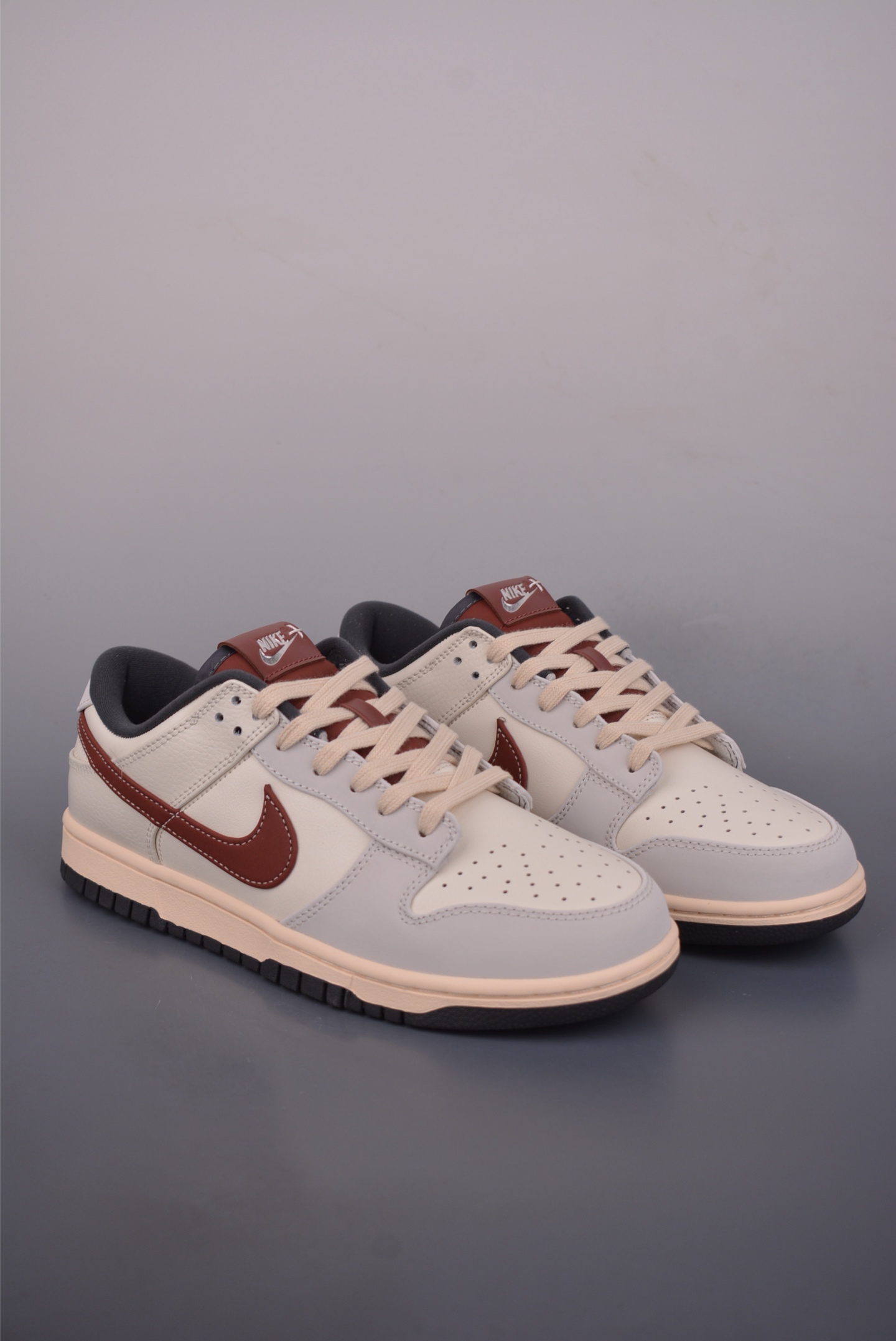 Nike SB Dunk Low 纯原大厂出品 极力推荐 原装头层材料 独家版型蒸餾加工 帶來的是更好的视觉和脚感体验 大厂纯原品质出货 清洁度 电绣工艺 皮料切割干净无任何毛边 细节完美 官方货号: IM6670 2022622