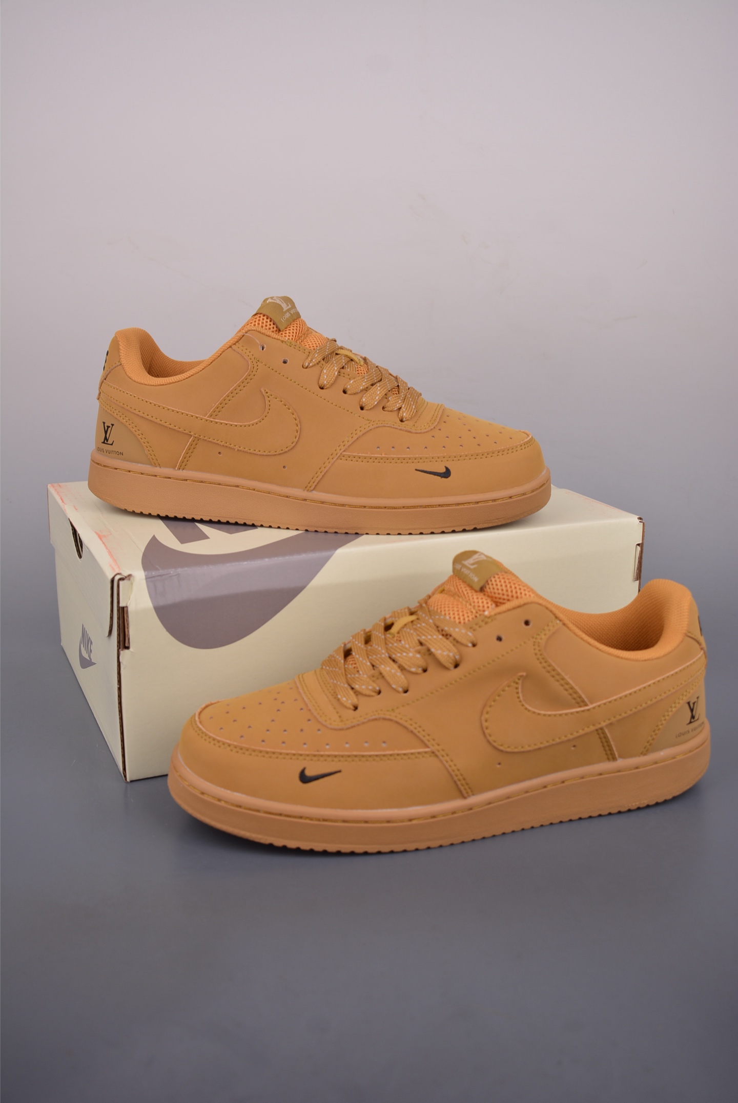 清仓 史诗级独家特价 限时抢购 Nike Court Vision Low DIY联名 休闲运动板鞋 纯原版本 低帮百搭透气休闲运动板鞋,经典耐用的设计,兼顾舒适脚感和出众风范,演绎匠心之作.结构性的支撑贴合感结合复古篮球设计,塑就场外全明星风范 官方货号: FD5188331133