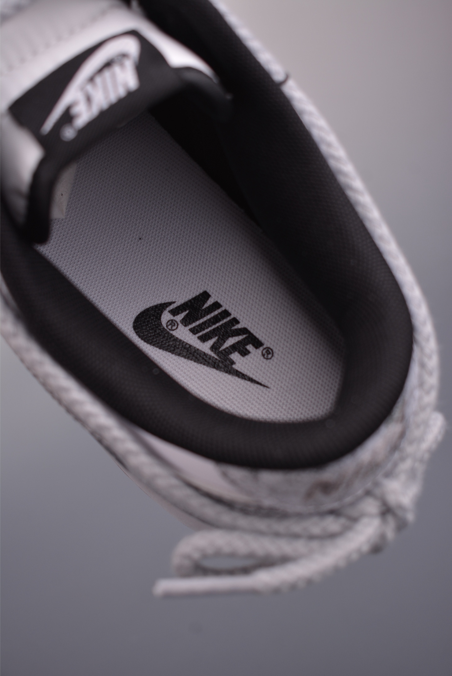 Nike SB Dunk Low 解构绑带 DD1391-100-High Quatity Cheap Brand wholesale wholesaler seller Clothes Bags handbags Sneakers Top Fashion Clothing Shoes from China Factory Chinese suppliers best Quality Beautiful Price Nike SB Dunk Low 解构绑带 DD1391-100