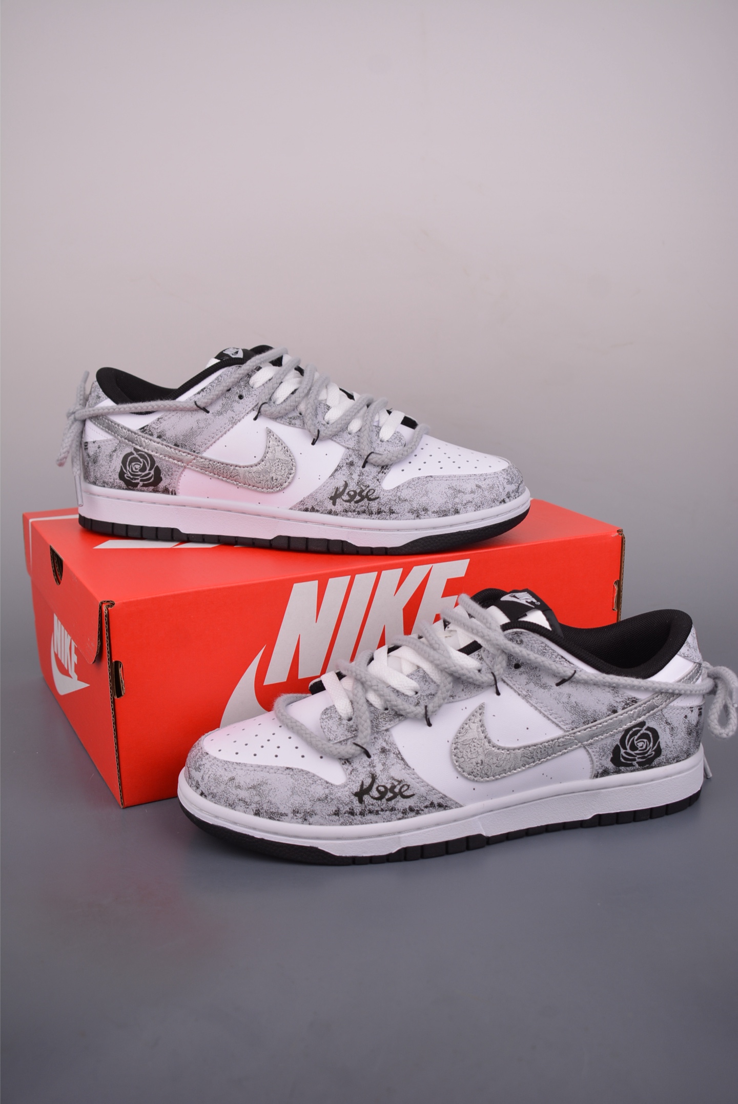 Nike SB Dunk Low 解构绑带 DD1391-100-High Quatity Cheap Brand wholesale wholesaler seller Clothes Bags handbags Sneakers Top Fashion Clothing Shoes from China Factory Chinese suppliers best Quality Beautiful Price Nike SB Dunk Low 解构绑带 DD1391-100