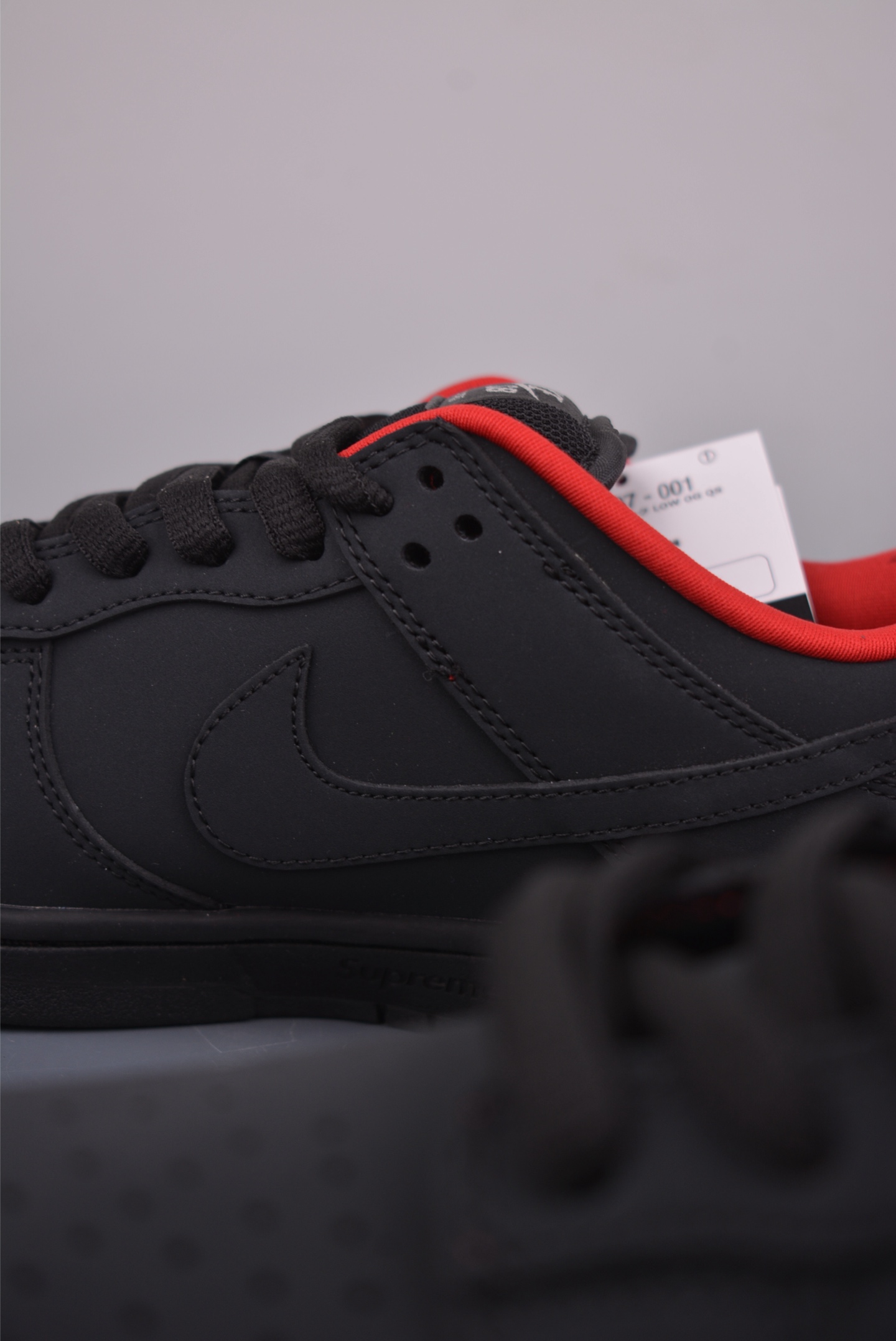 Nike SB Dunk Low HQ8487-001-High Quatity Cheap Brand wholesale wholesaler seller Clothes Bags handbags Sneakers Top Fashion Clothing Shoes from China Factory Chinese suppliers best Quality Beautiful Price Nike SB Dunk Low HQ8487-001