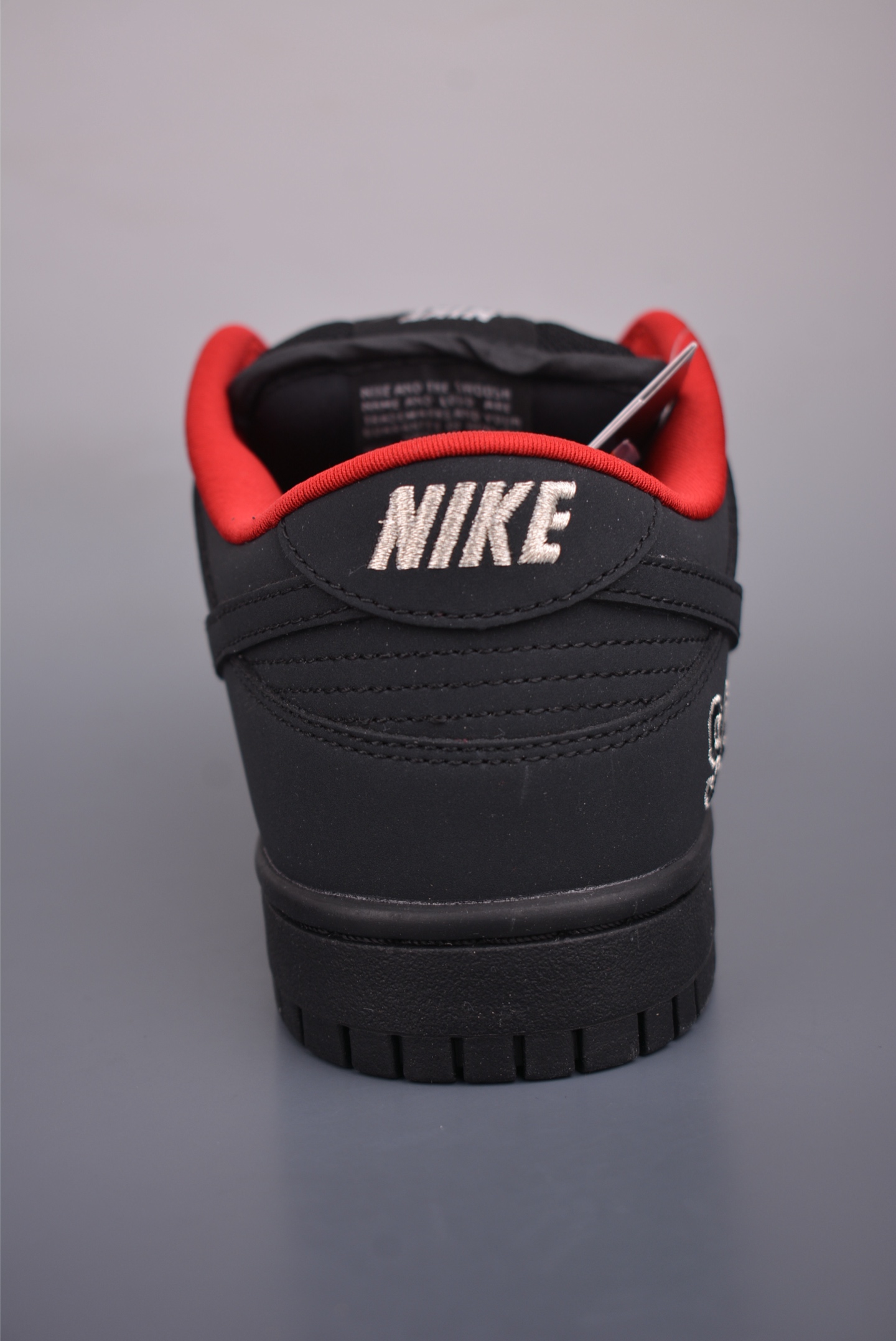 Nike SB Dunk Low HQ8487-001-High Quatity Cheap Brand wholesale wholesaler seller Clothes Bags handbags Sneakers Top Fashion Clothing Shoes from China Factory Chinese suppliers best Quality Beautiful Price Nike SB Dunk Low HQ8487-001