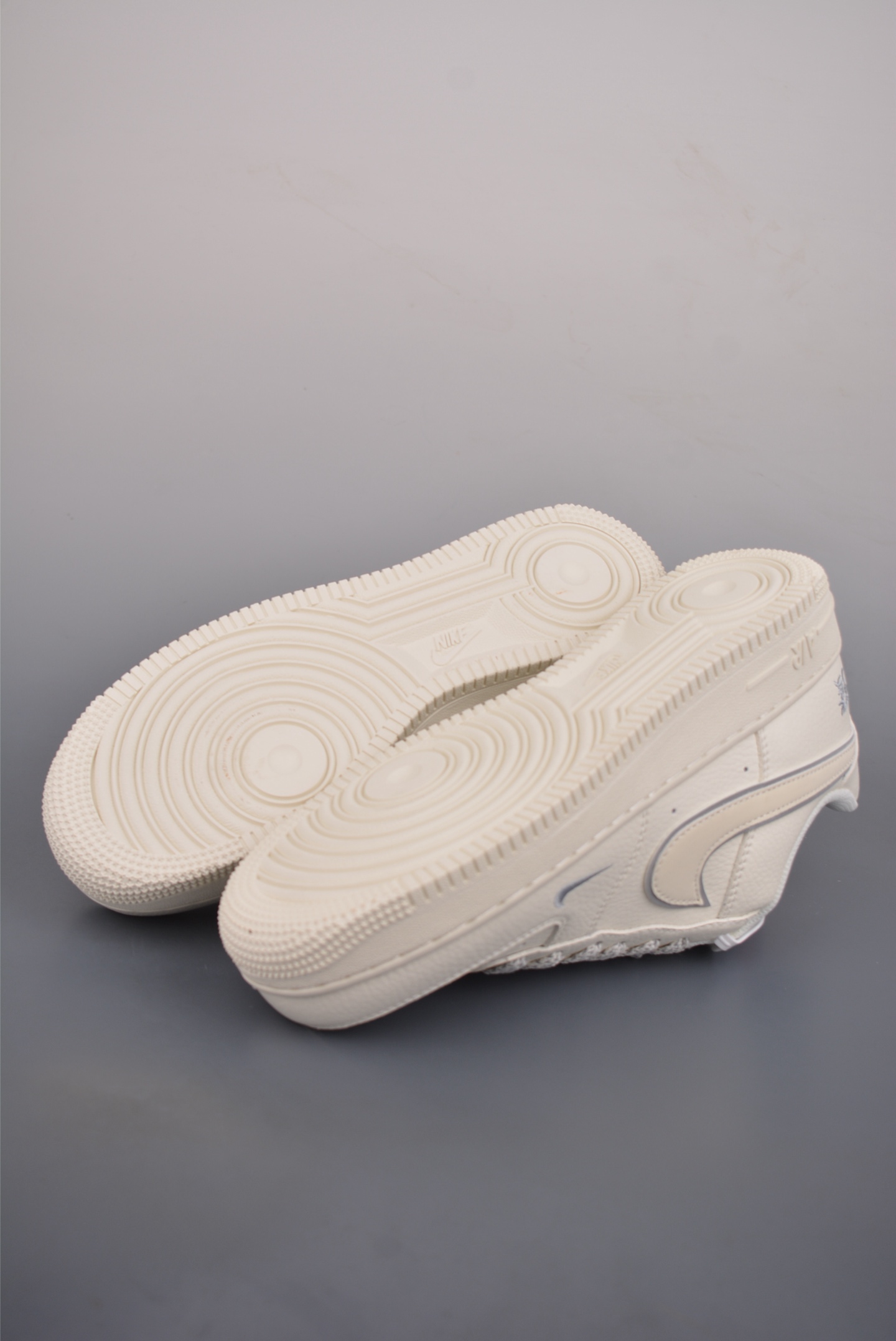 260 Nike Air Force 1 Low 米银 CS5288-056