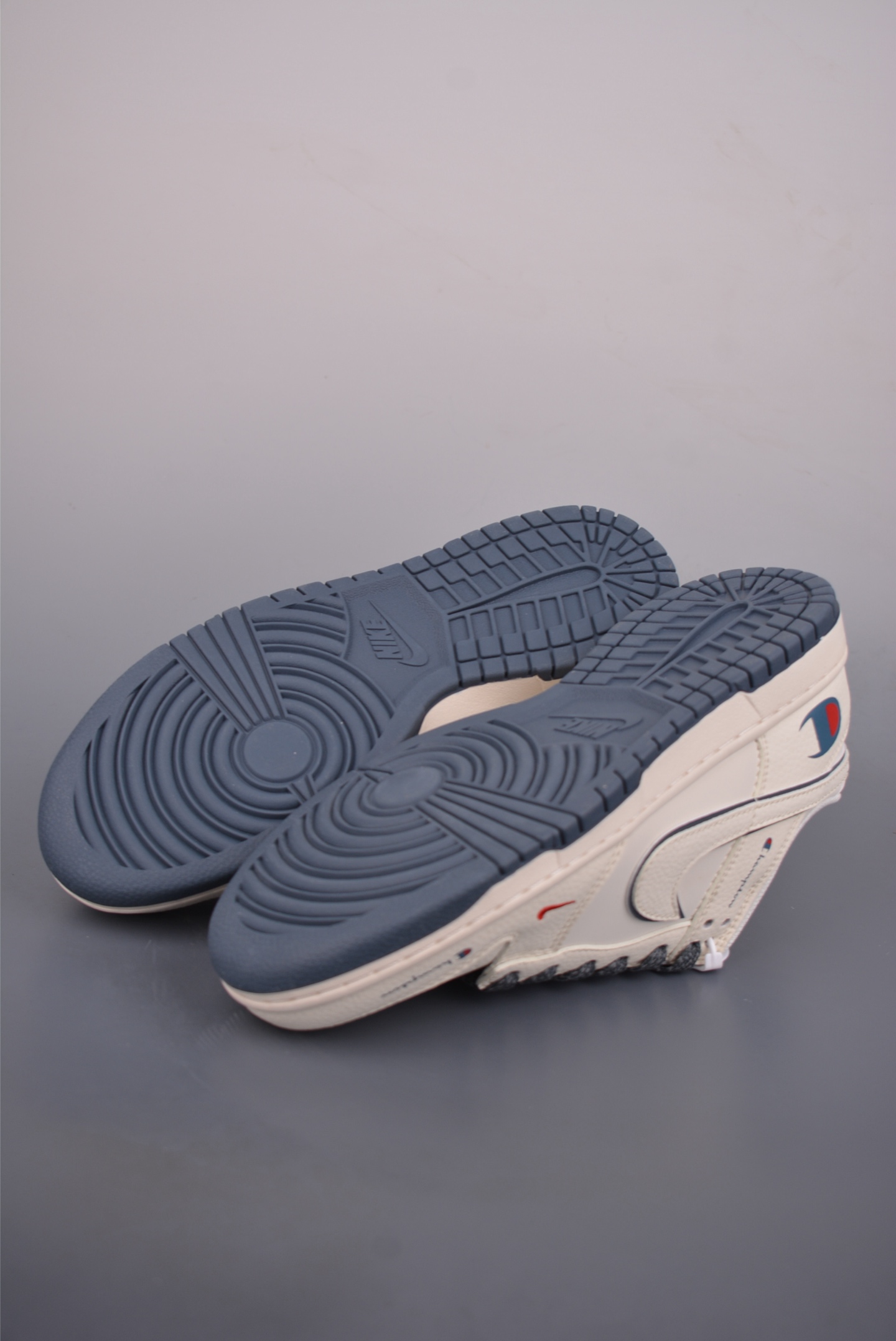 Nike SB Dunk Low 冠军联名 JP1628-026