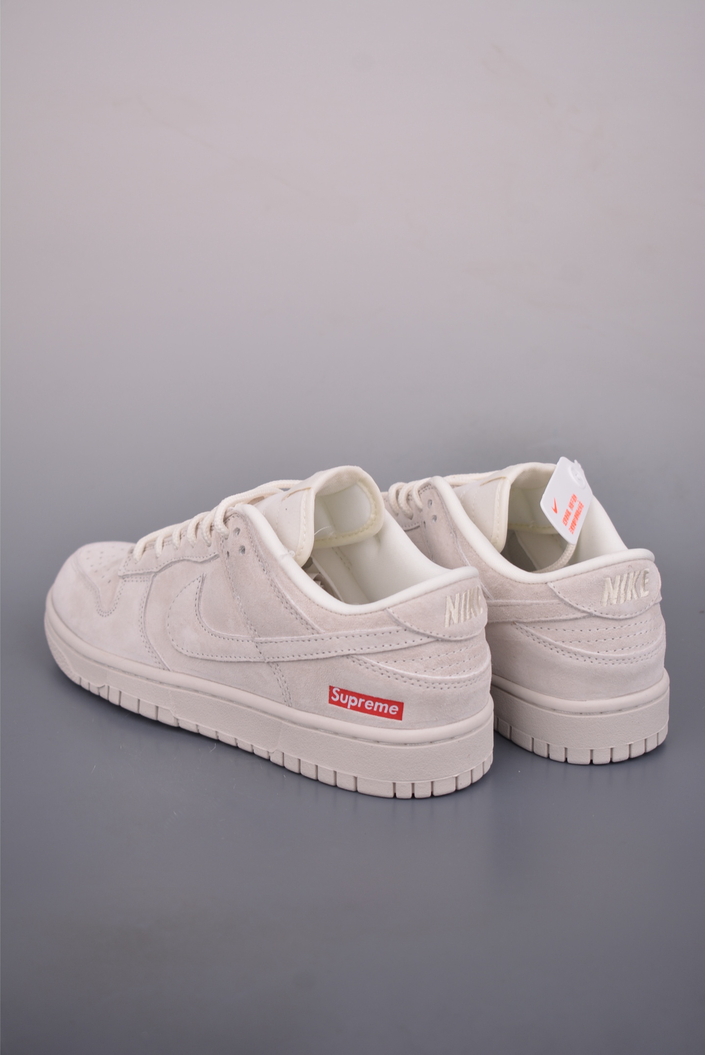 Nike SB Dunk Low Supreme联名 DD1988-005-High Quatity Cheap Brand wholesale wholesaler seller Clothes Bags handbags Sneakers Top Fashion Clothing Shoes from China Factory Chinese suppliers best Quality Beautiful Price Nike SB Dunk Low Supreme联名 DD1988-005