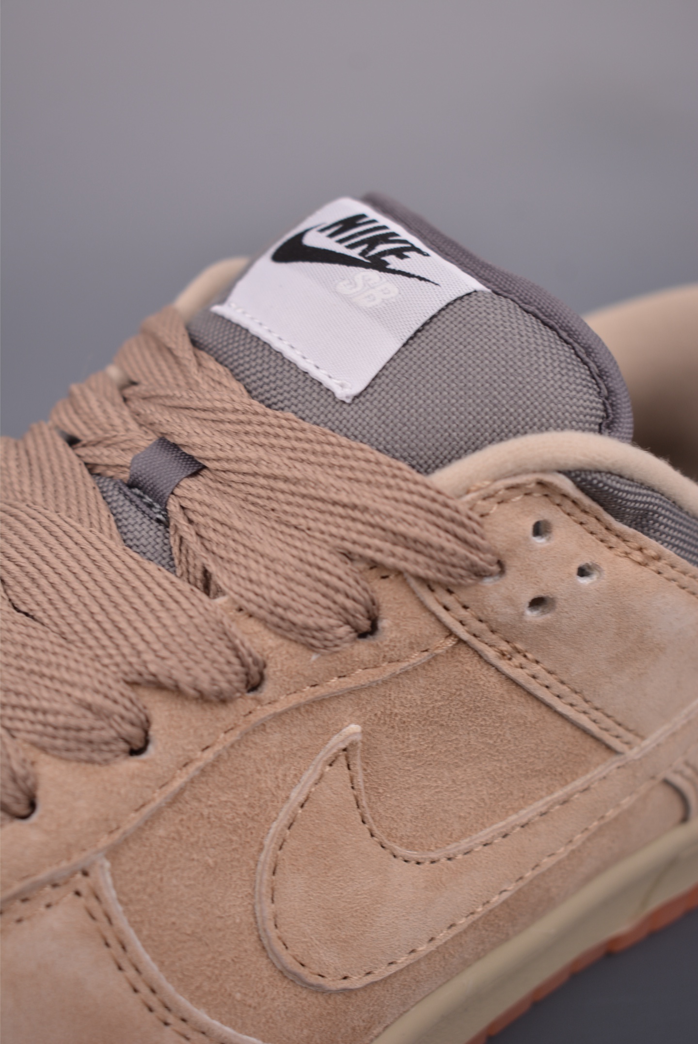 200 Nike SB Dunk Low HJ0367-200