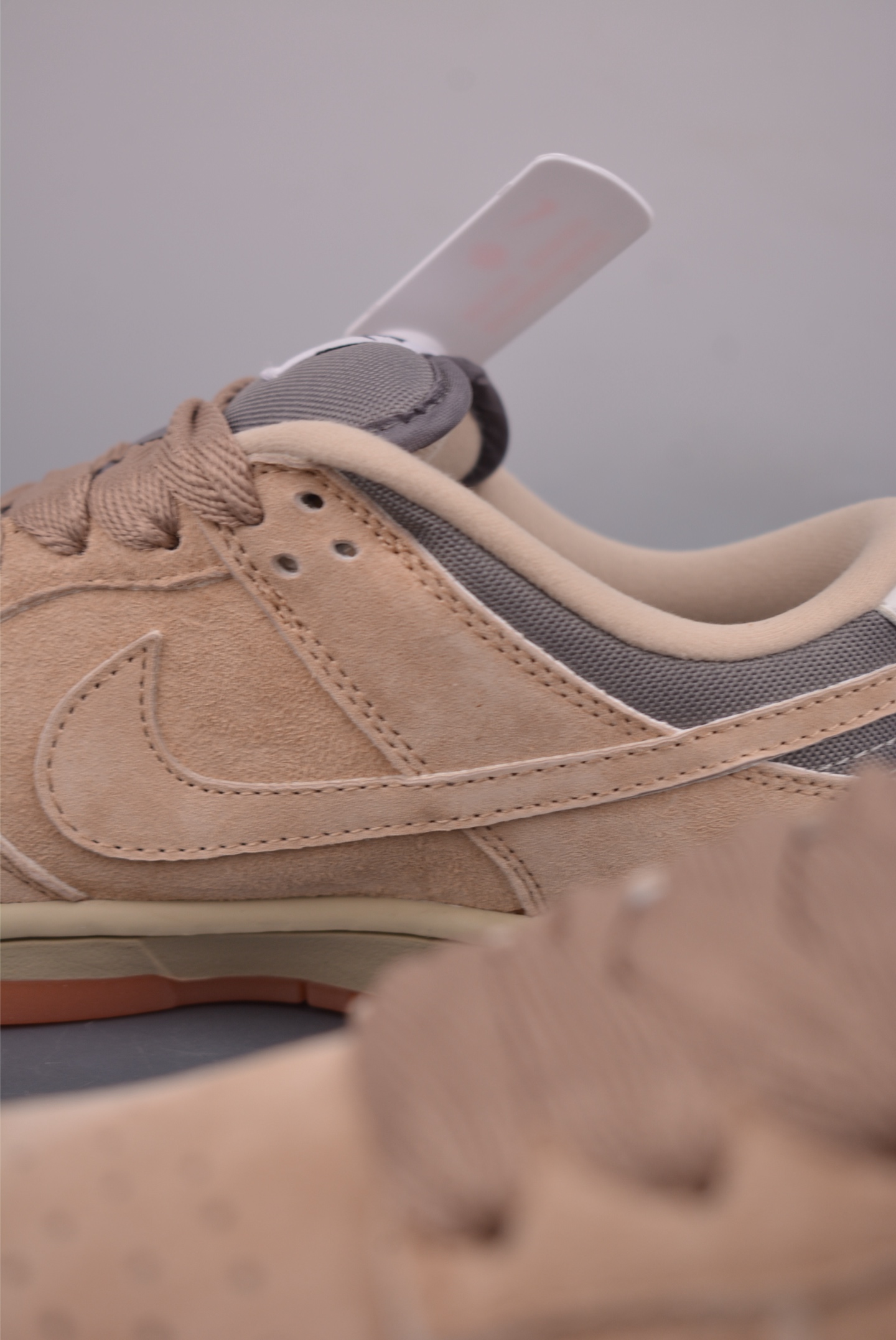 200 Nike SB Dunk Low HJ0367-200