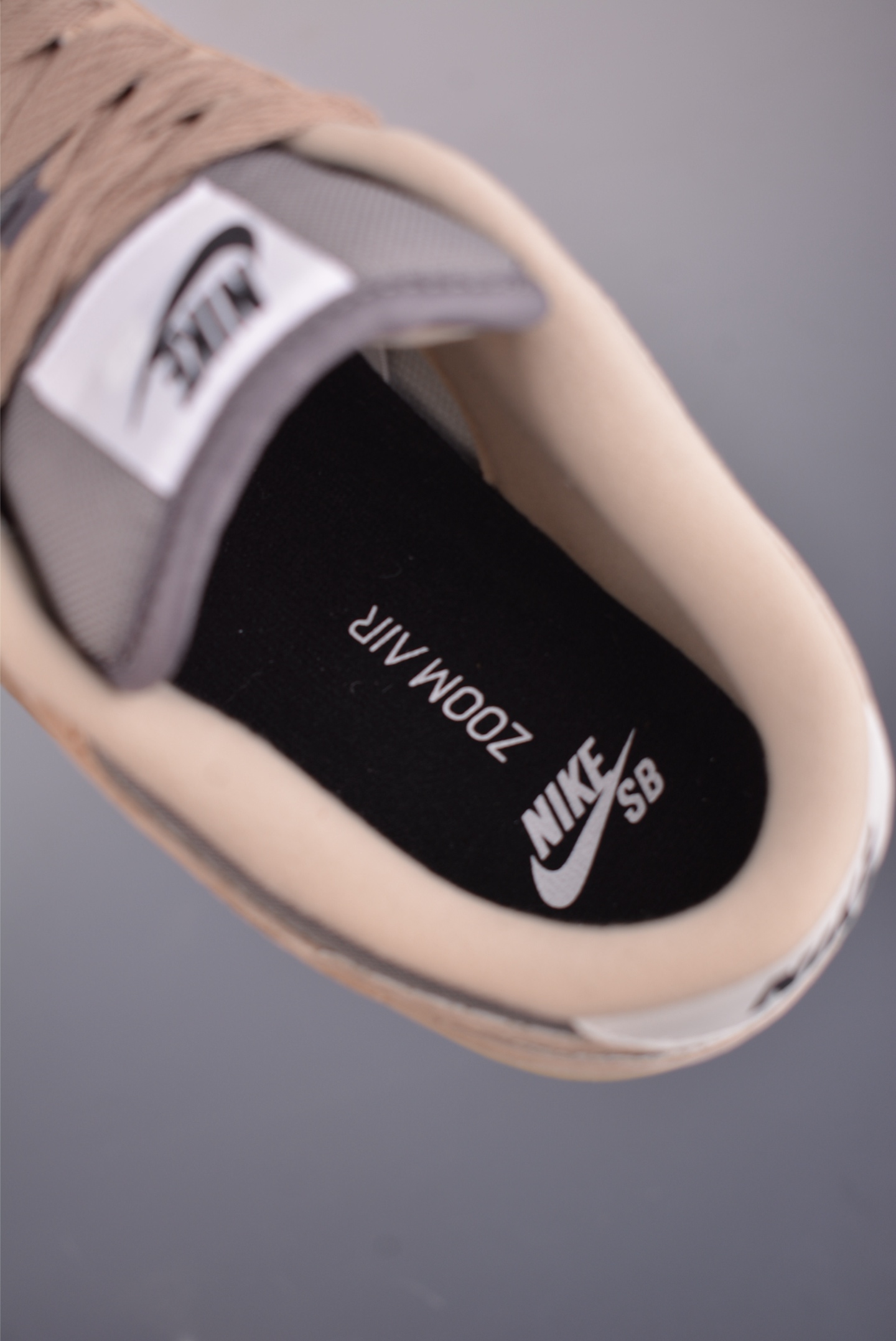 200 Nike SB Dunk Low HJ0367-200