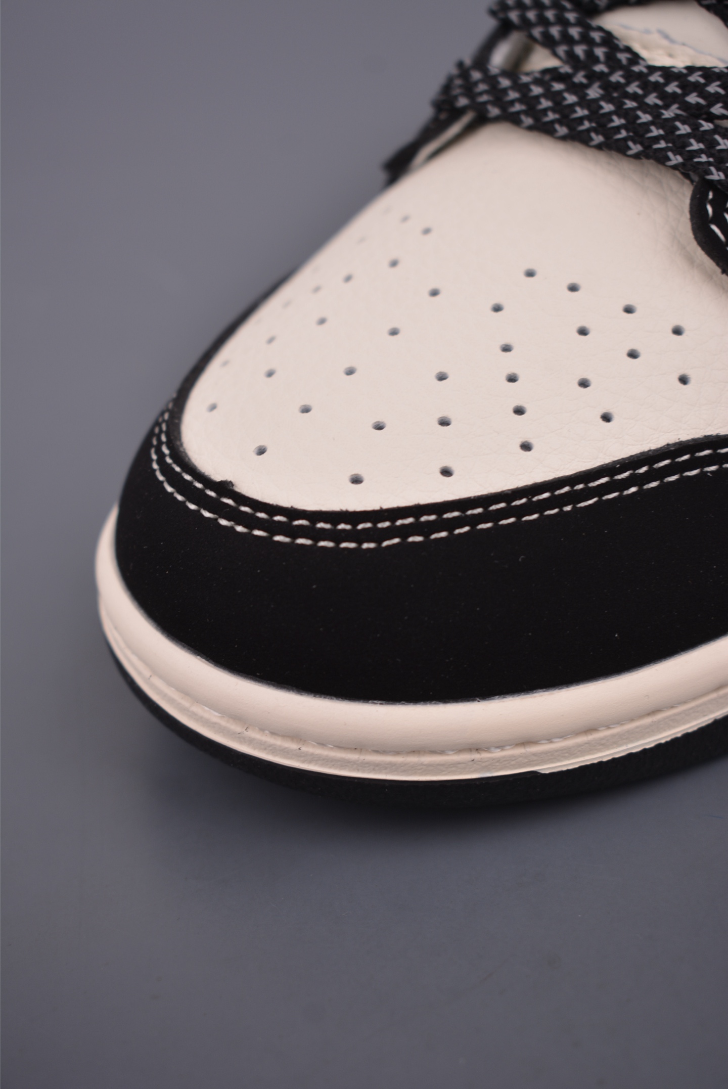 280 Nike SB Dunk Low LV联名 QW5836-031