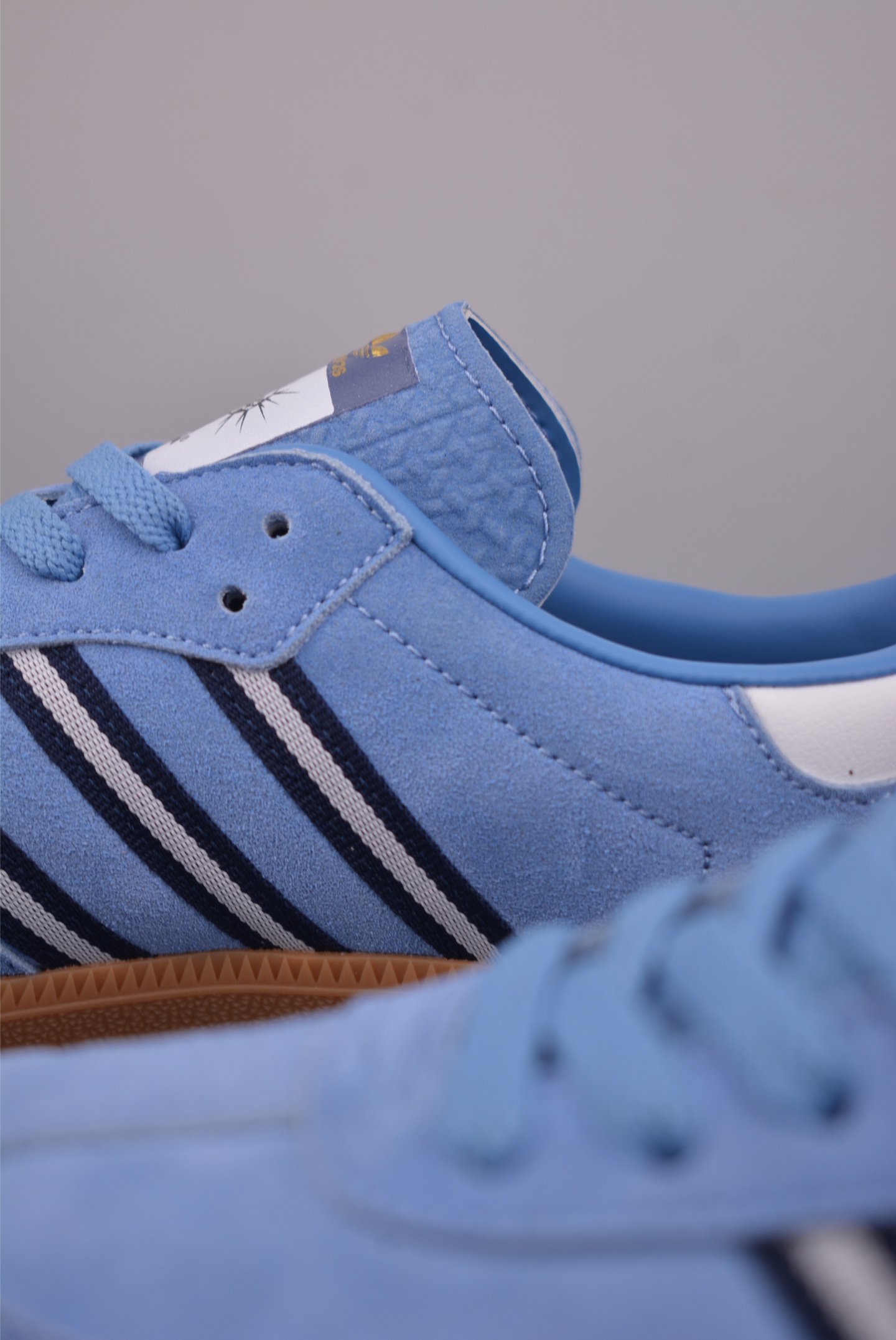 Adidas三叶草SAMBA 休闲板鞋 IH6827-High Quatity Cheap Brand wholesale wholesaler seller Clothes Bags handbags Sneakers Top Fashion Clothing Shoes from China Factory Chinese suppliers best Quality Beautiful Price Adidas三叶草SAMBA 休闲板鞋 IH6827