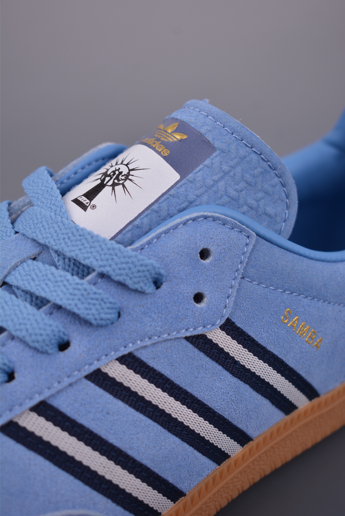 Adidas三叶草SAMBA 休闲板鞋 IH6827-High Quatity Cheap Brand wholesale wholesaler seller Clothes Bags handbags Sneakers Top Fashion Clothing Shoes from China Factory Chinese suppliers best Quality Beautiful Price Adidas三叶草SAMBA 休闲板鞋 IH6827