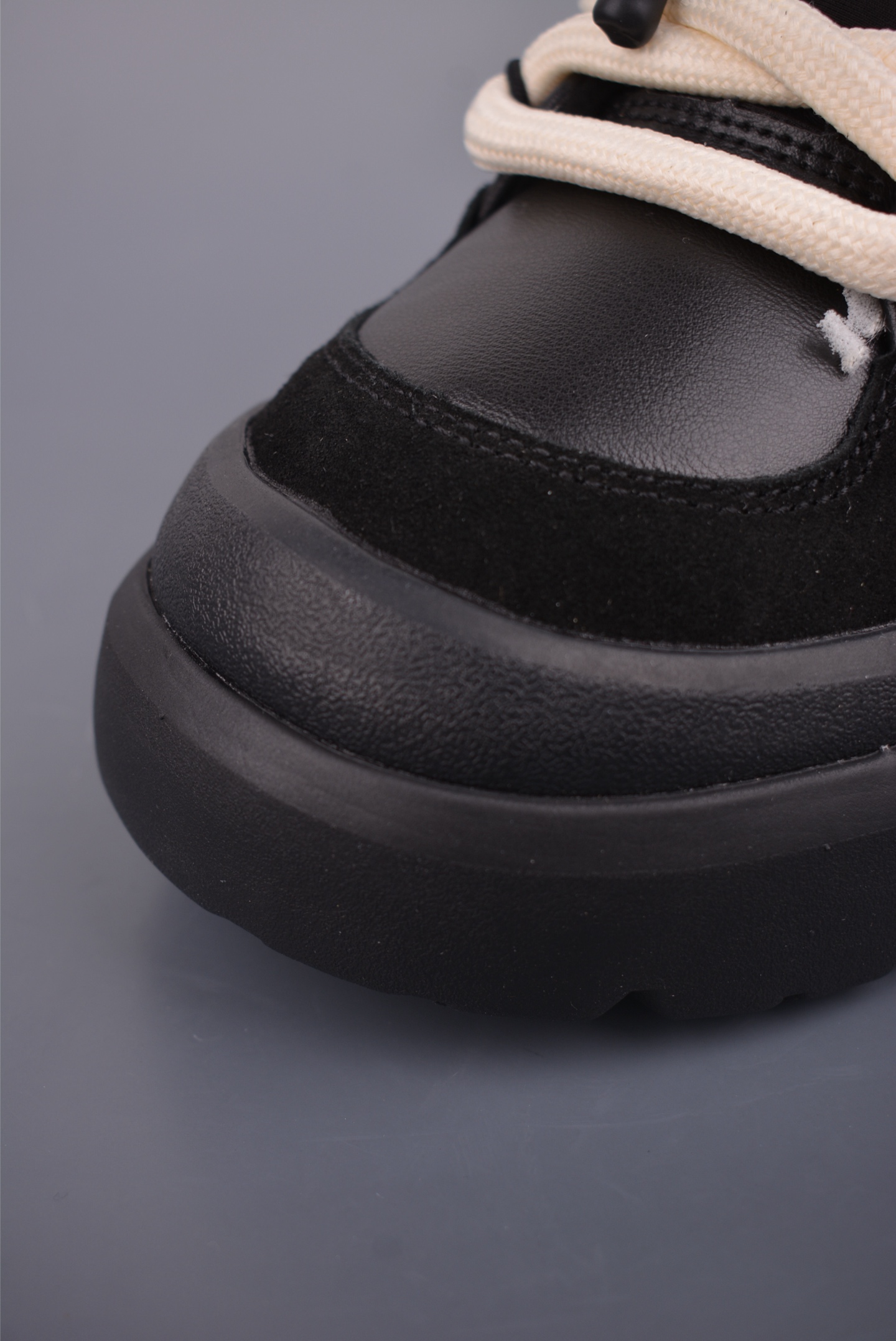 220 UGG Heritage Utilty Sneaker 中性羊绒雪地面包鞋 1170910