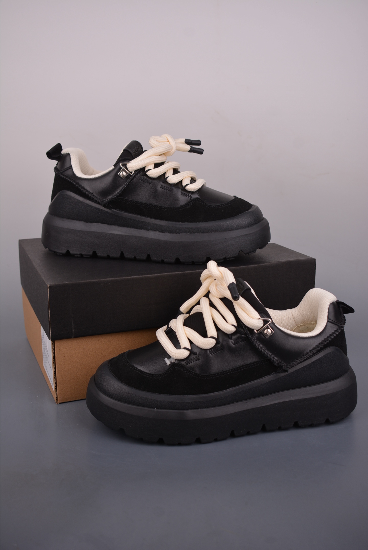 220 UGG Heritage Utilty Sneaker 中性羊绒雪地面包鞋 1170910