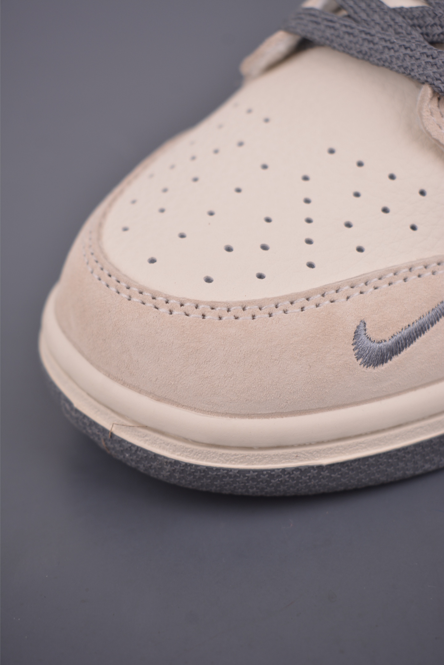 280 Nike SB Dunk Low 灰白 DN3168-009