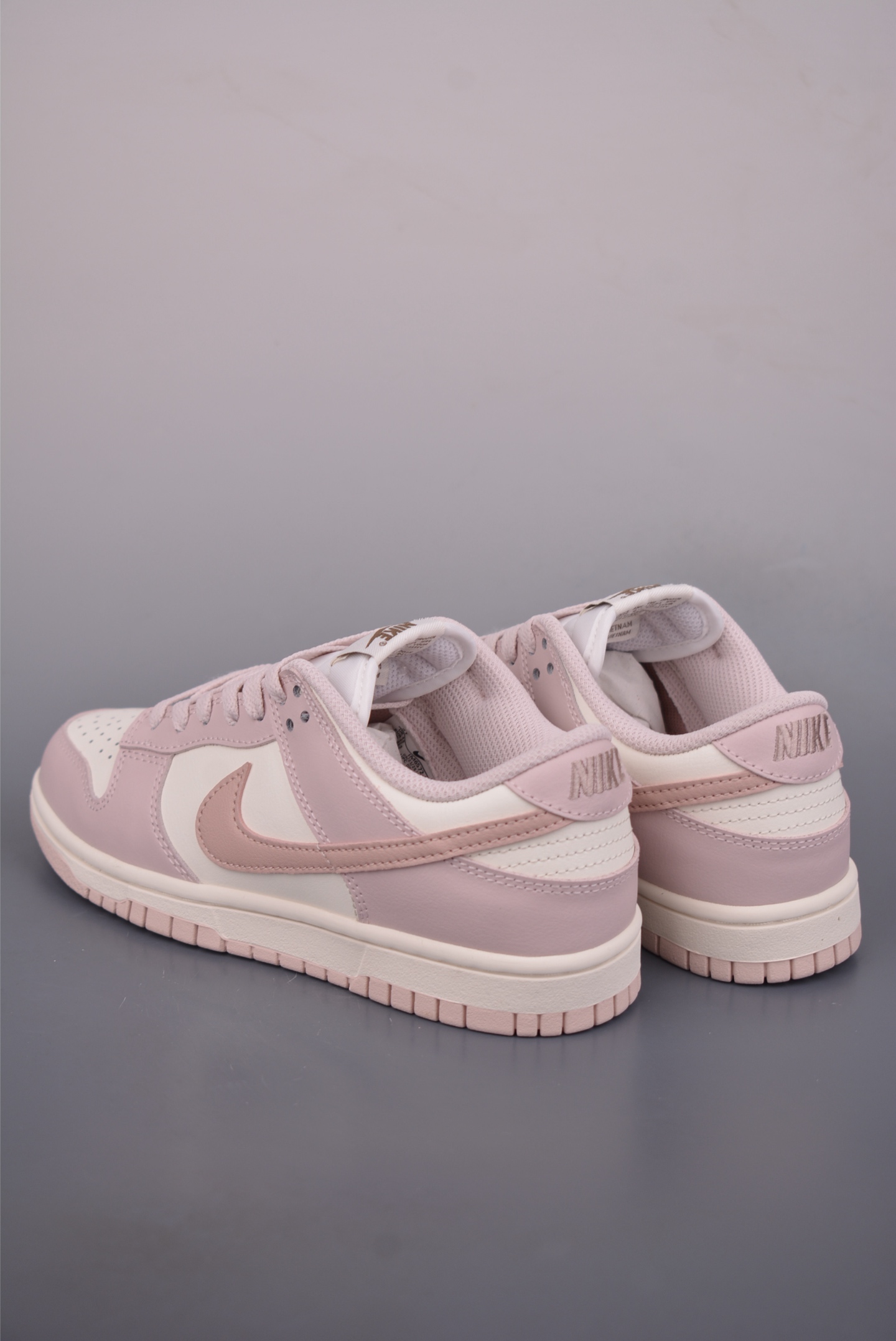 180 Nike SB Dunk Low IM6572-602