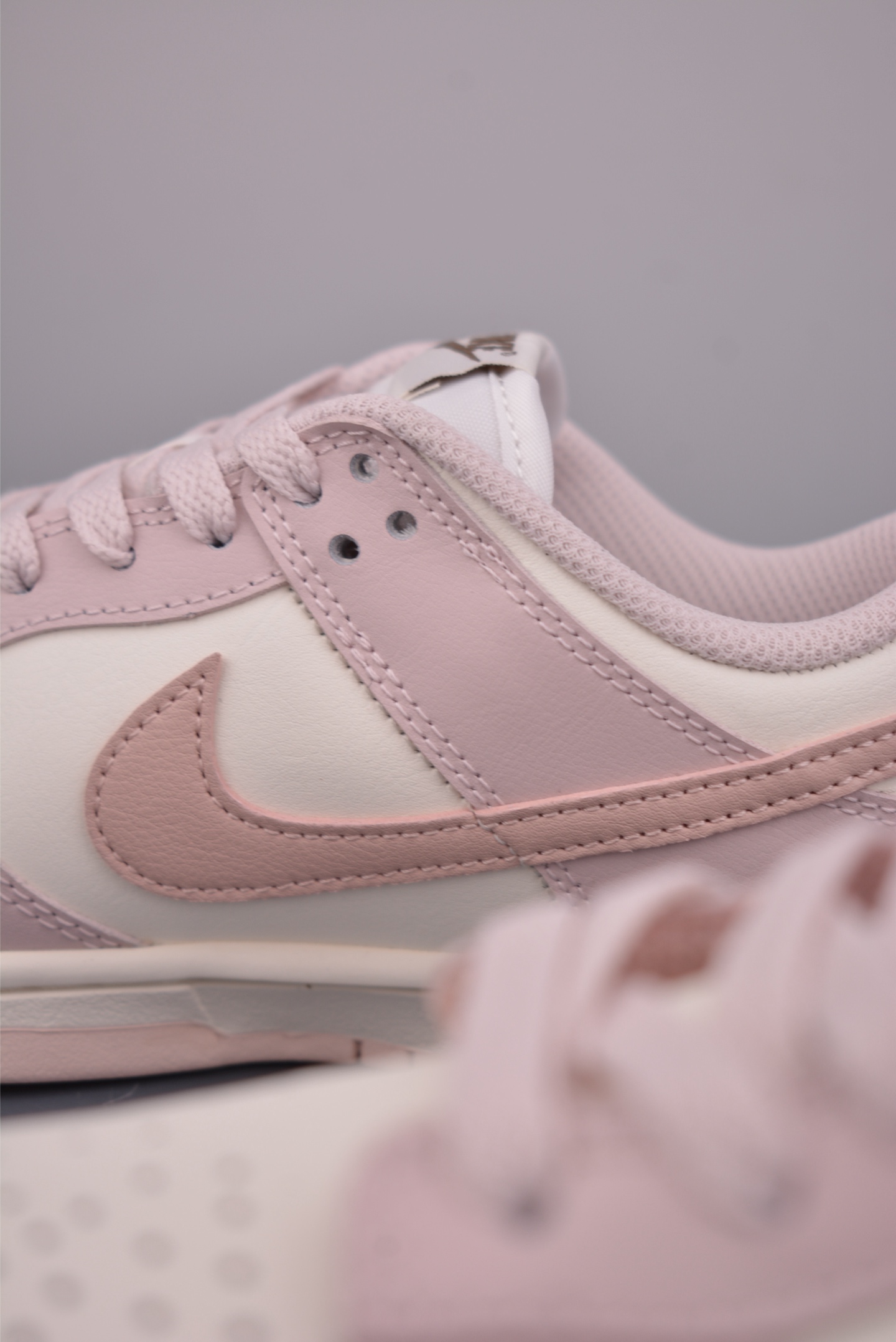 180 Nike SB Dunk Low IM6572-602