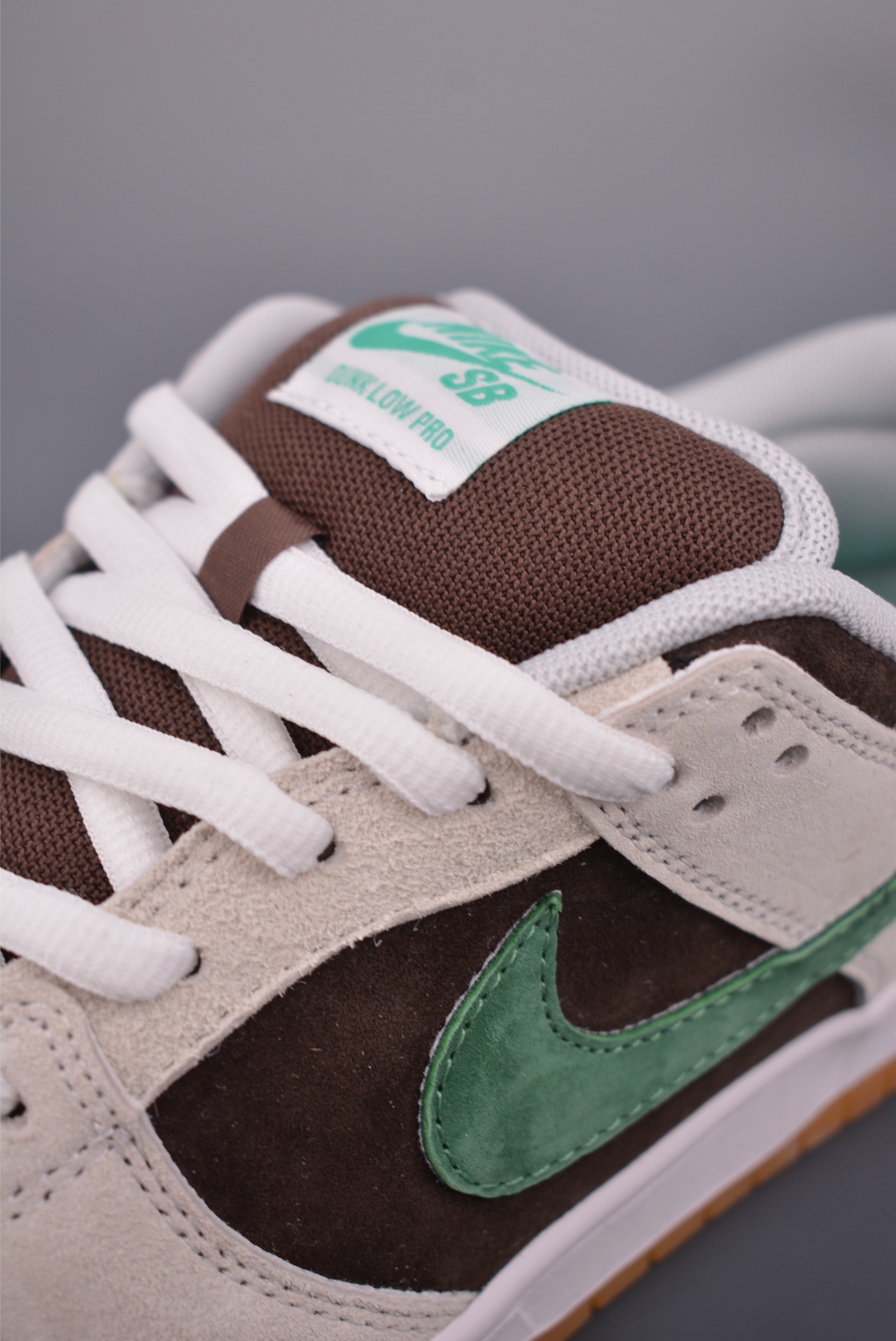 200 Nike SB Dunk Low HF3704-001