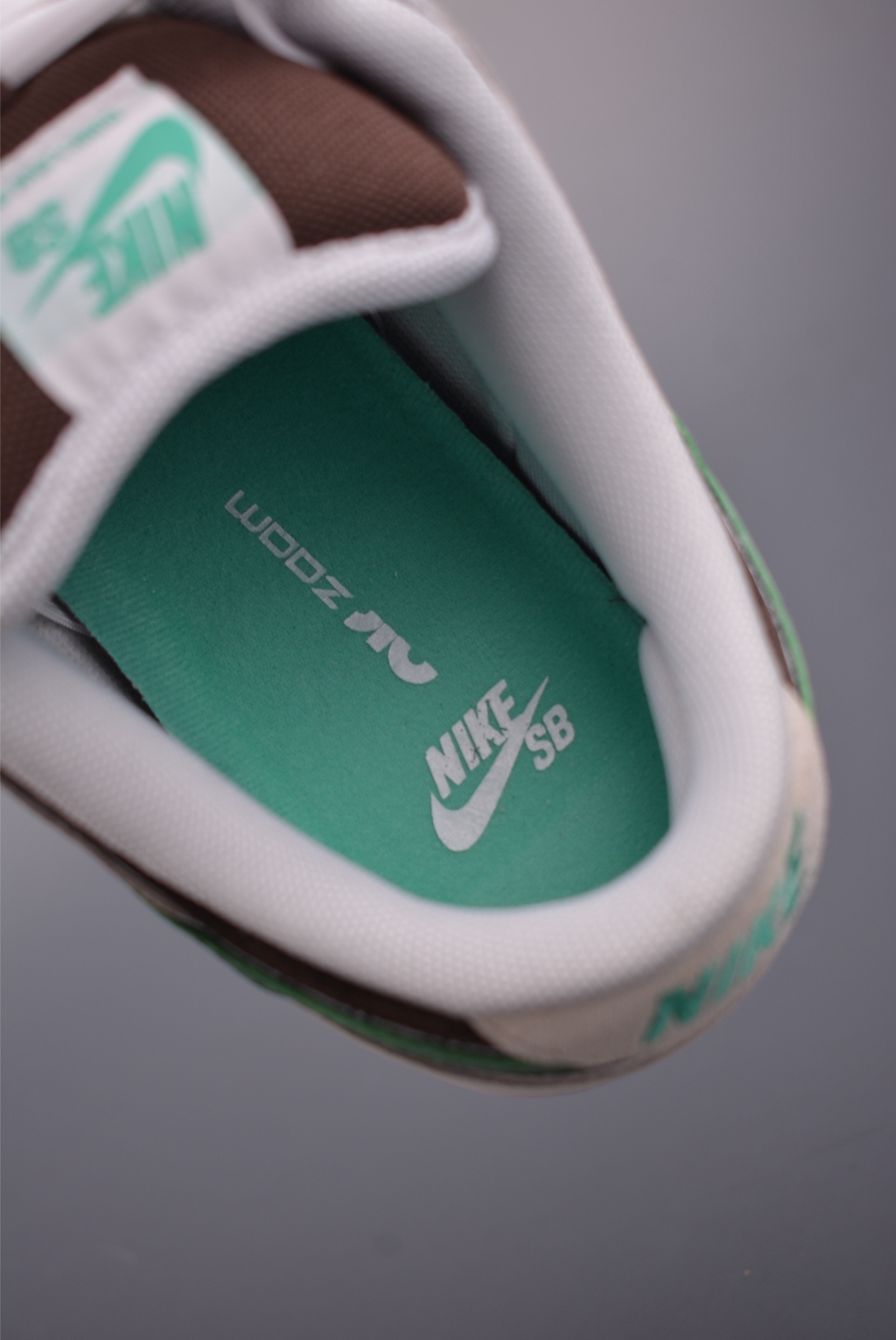 200 Nike SB Dunk Low HF3704-001