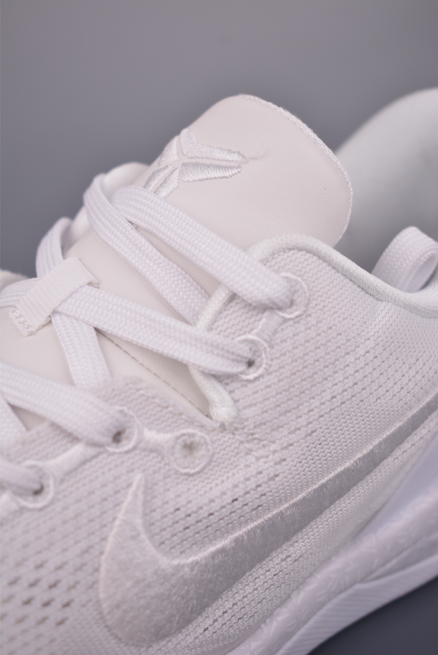 260 致敬Kobi 情怀满满 BOSS版本 NIKE KOBE 8 SYSTEM 科比八代 内置元年缓震气垫 FJ9364-100