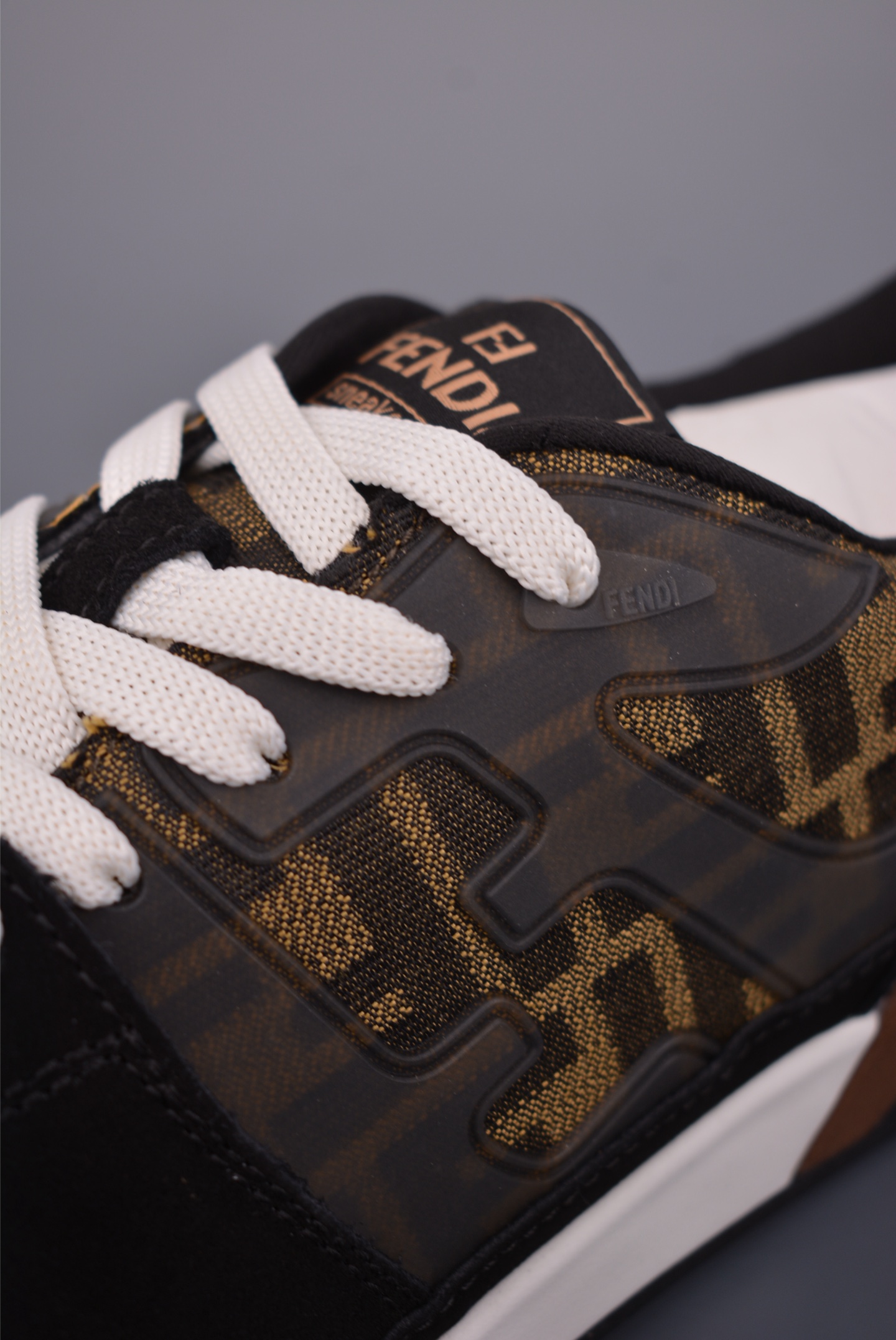 380 FENDI芬迪 Match 圆头厚底 广东原装高端品质 Fendi芬迪情侣款休闲鞋 7E1493L