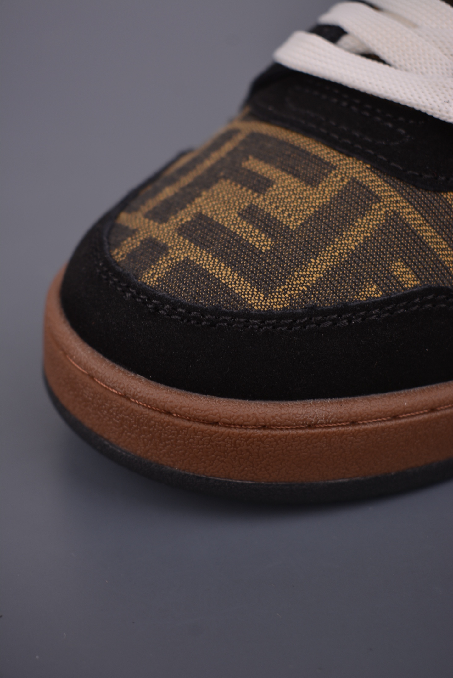 380 FENDI芬迪 Match 圆头厚底 广东原装高端品质 Fendi芬迪情侣款休闲鞋 7E1493L